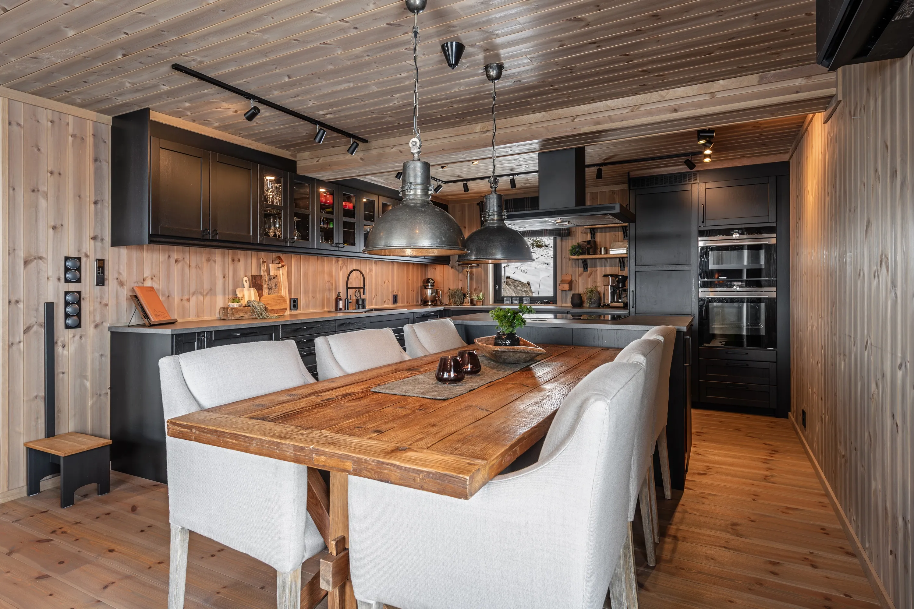Modern 4-Bedroom Cabin in Nesbyen with Expansive Garden and Parking - View image 23 of 70
