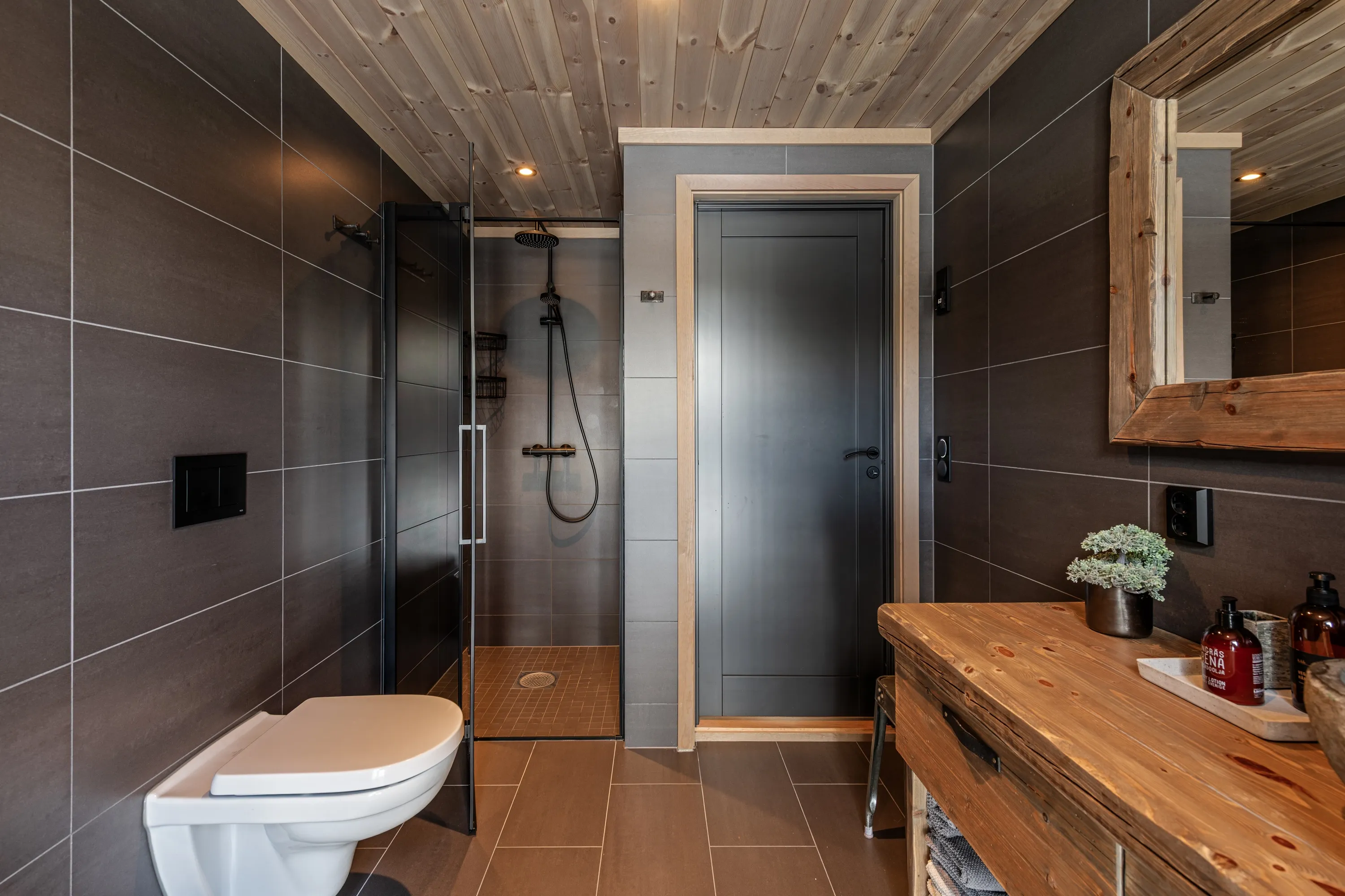 Modern 4-Bedroom Cabin in Nesbyen with Expansive Garden and Parking - View image 40 of 70