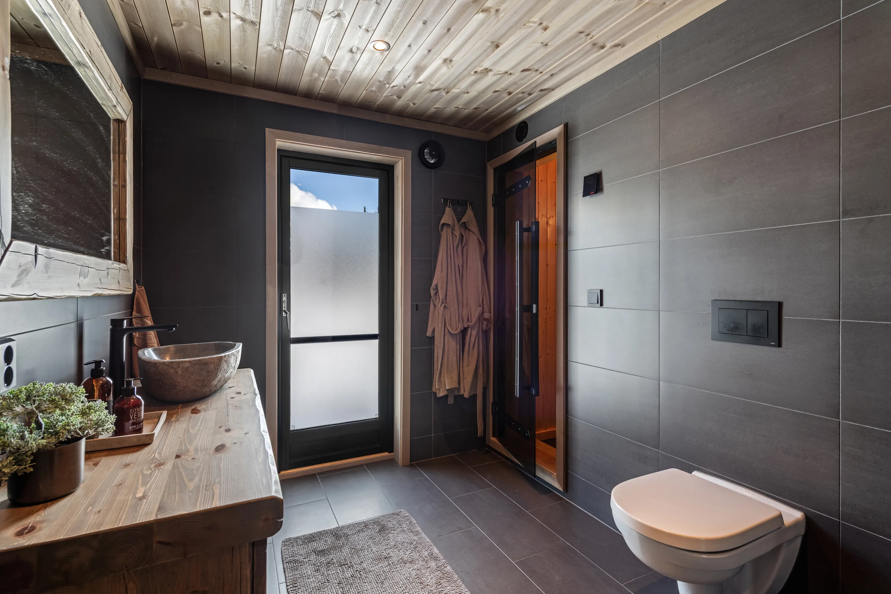 Modern 4-Bedroom Cabin in Nesbyen with Expansive Garden and Parking - View image 41 of 70