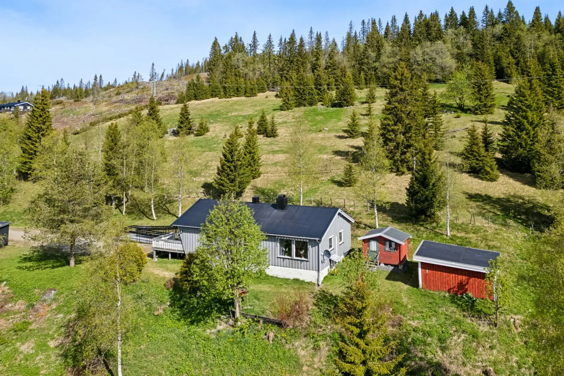 1970s 3-Bedroom House with Expansive Grounds in Torpa, Norway - Image 1