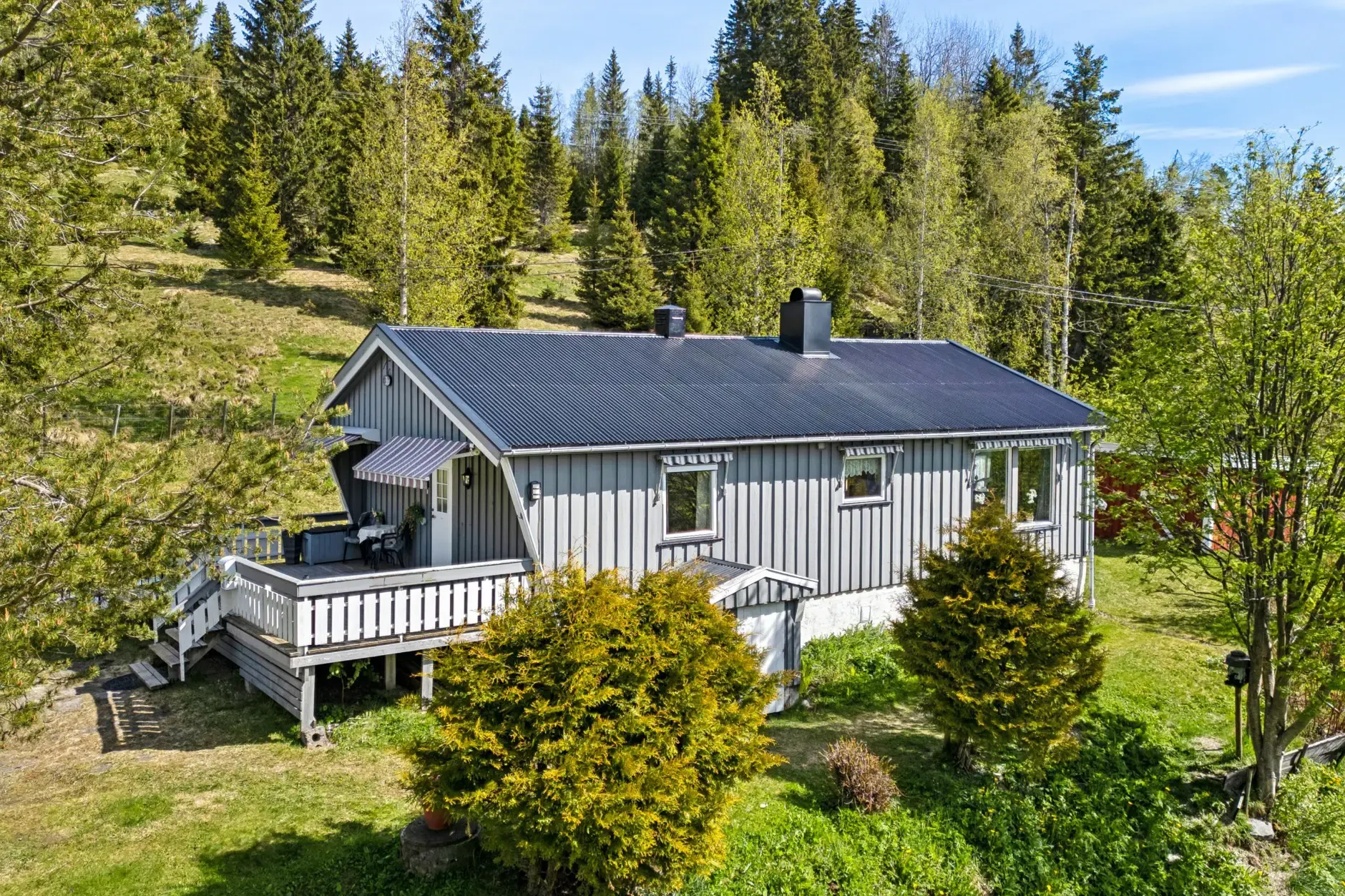 1970s 3-Bedroom House with Expansive Grounds in Torpa, Norway - Image 2