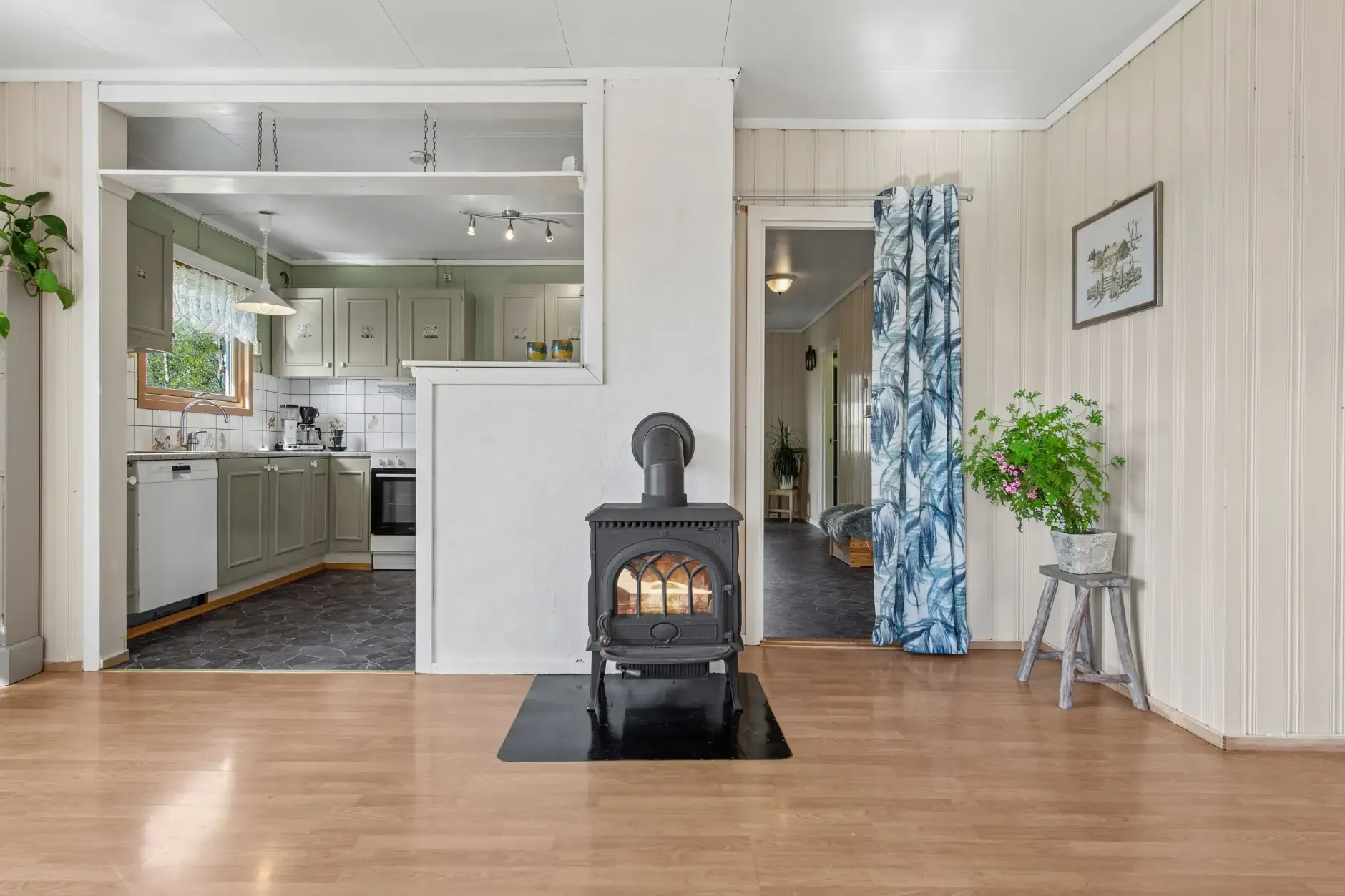1970s 3-Bedroom House with Expansive Grounds in Torpa, Norway - View image 12 of 30