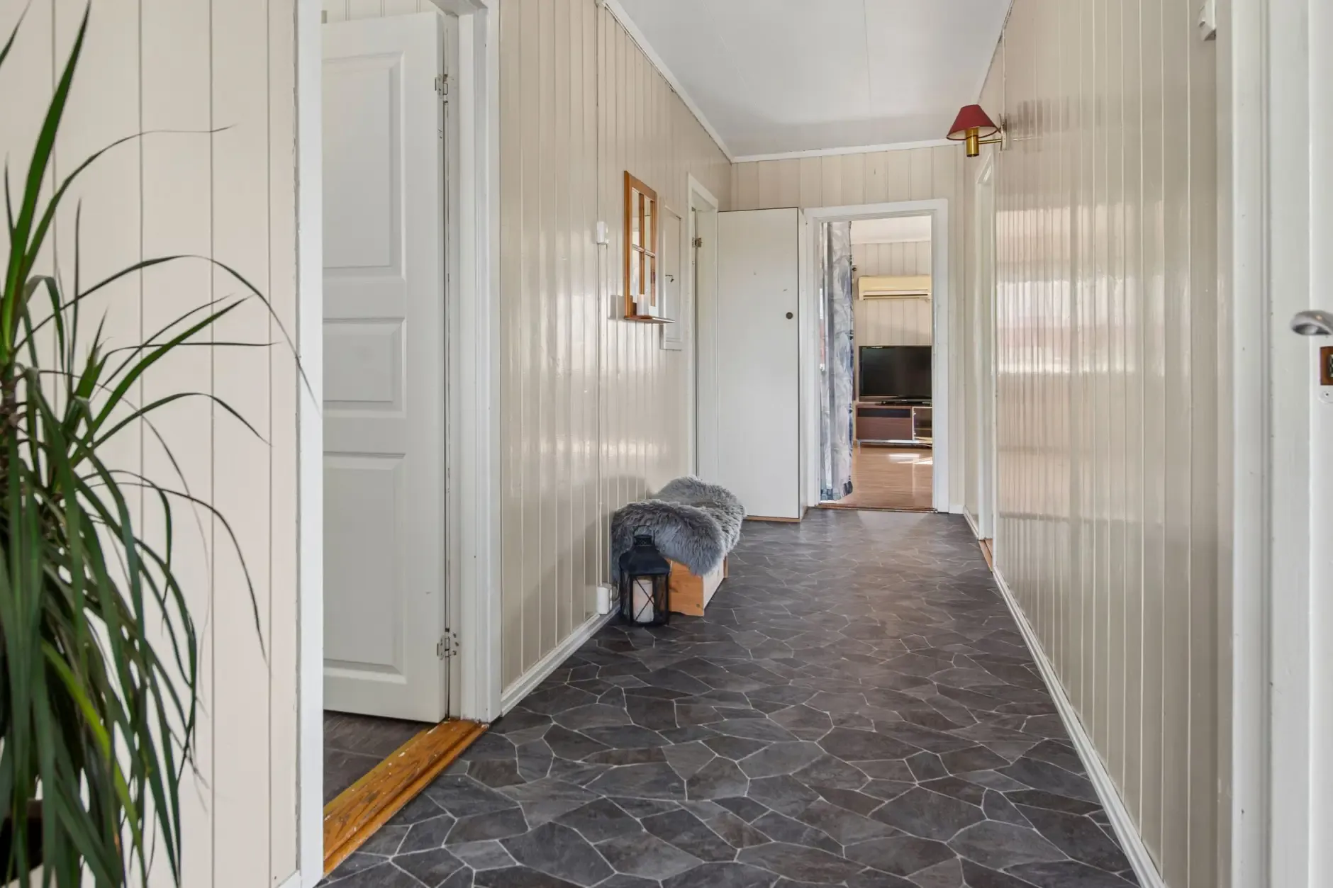 1970s 3-Bedroom House with Expansive Grounds in Torpa, Norway - View image 22 of 30