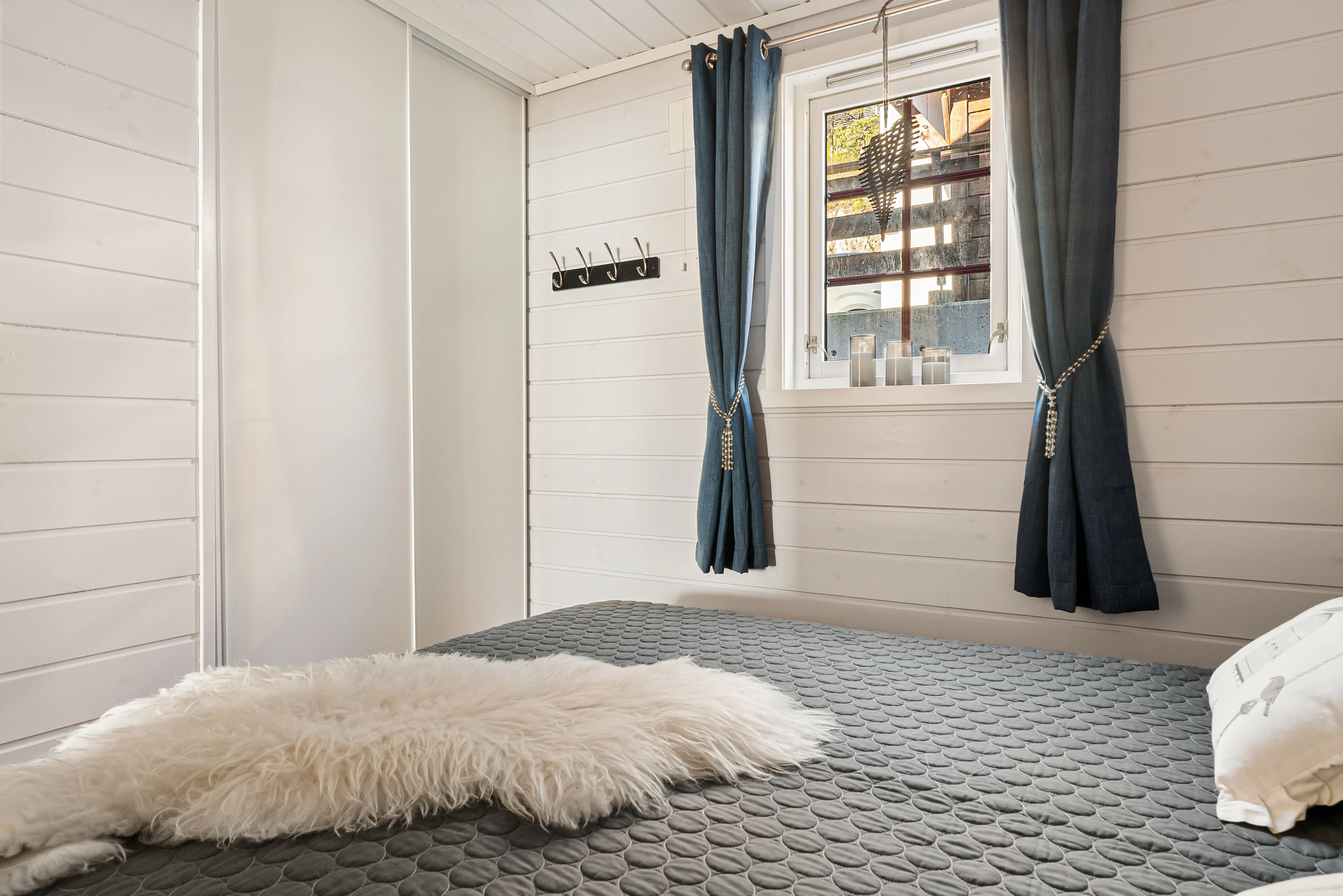 Fjordside Cabin Retreat with Private Boathouse in Vestland, Norway - View image 29 of 60