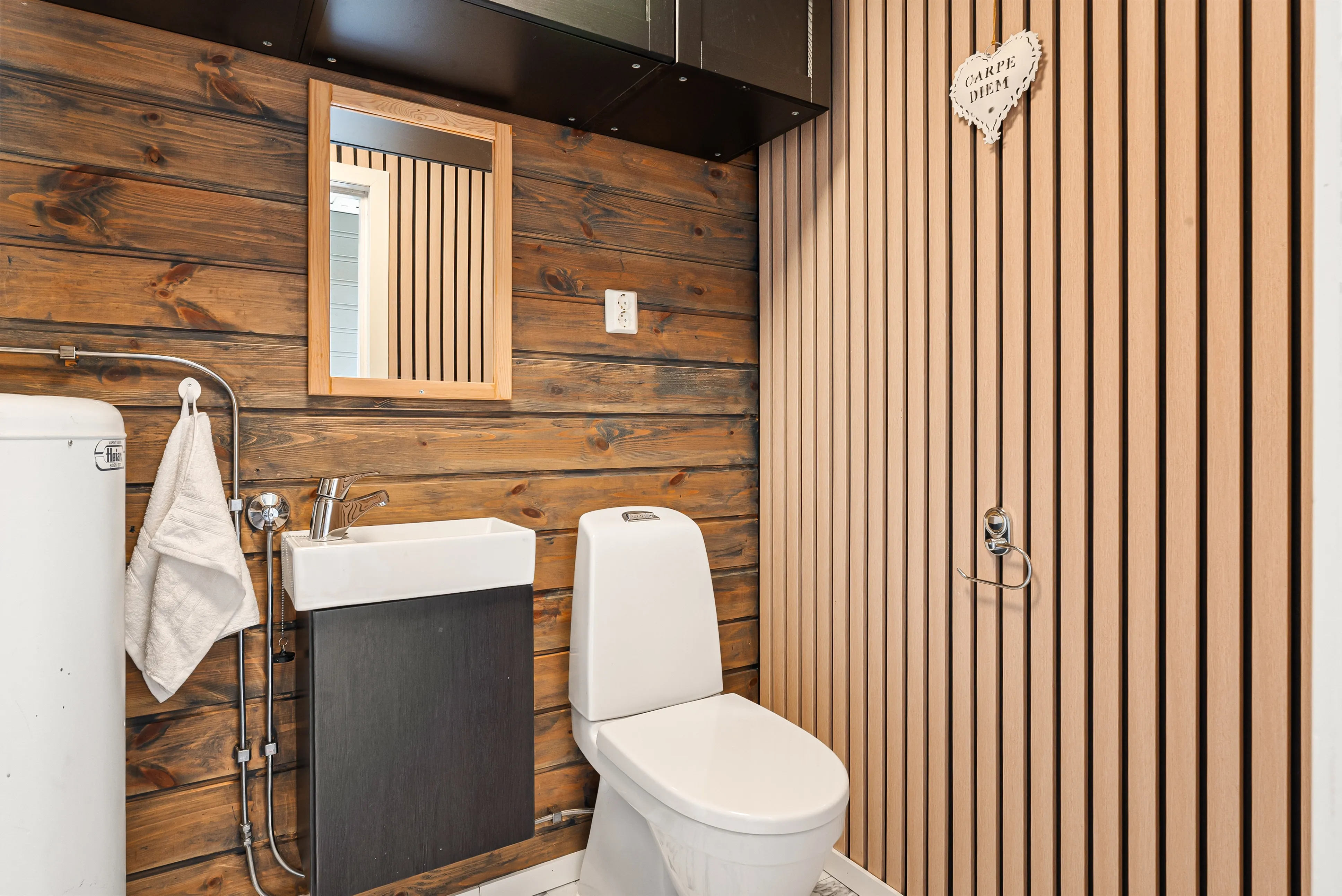 Fjordside Cabin Retreat with Private Boathouse in Vestland, Norway - View image 36 of 60