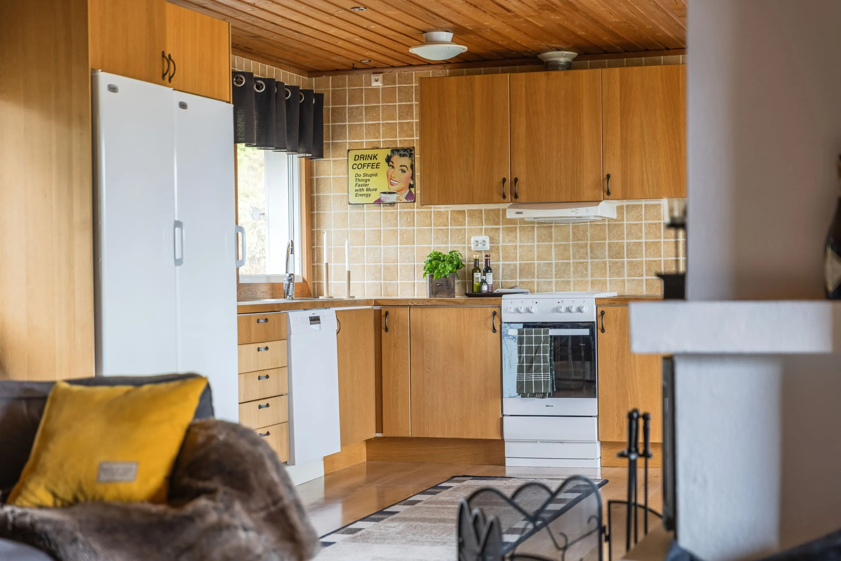 1970s Swedish Retreat with Pool and Parking in Scenic Lofsdalen - View image 10 of 32