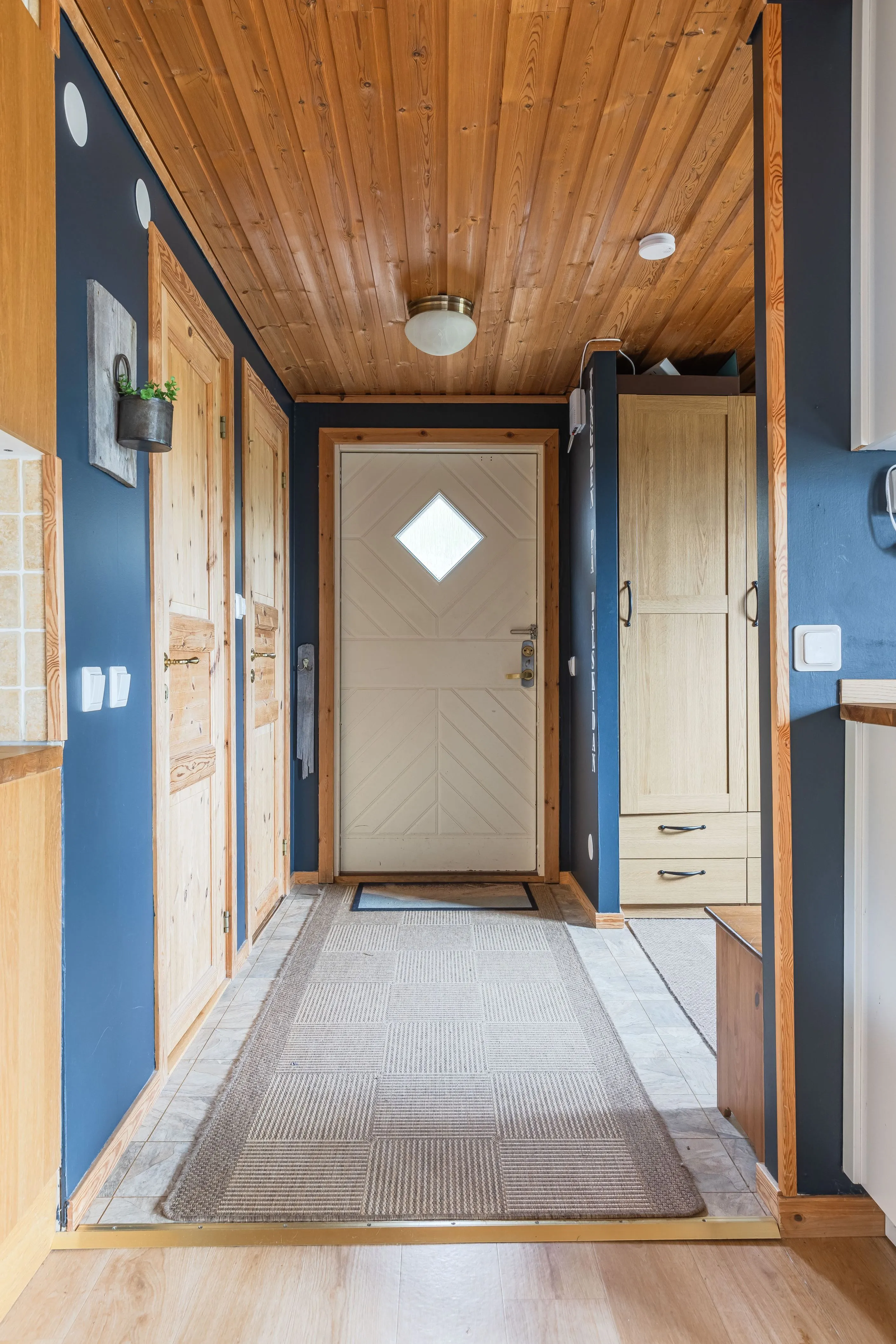 1970s Swedish Retreat with Pool and Parking in Scenic Lofsdalen - View image 15 of 32