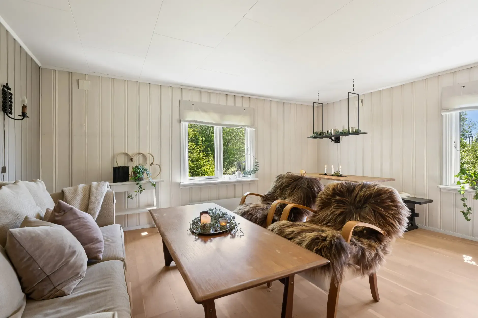 1990s Country House with Expansive Gardens in Hamar, Norway - View image 7 of 30