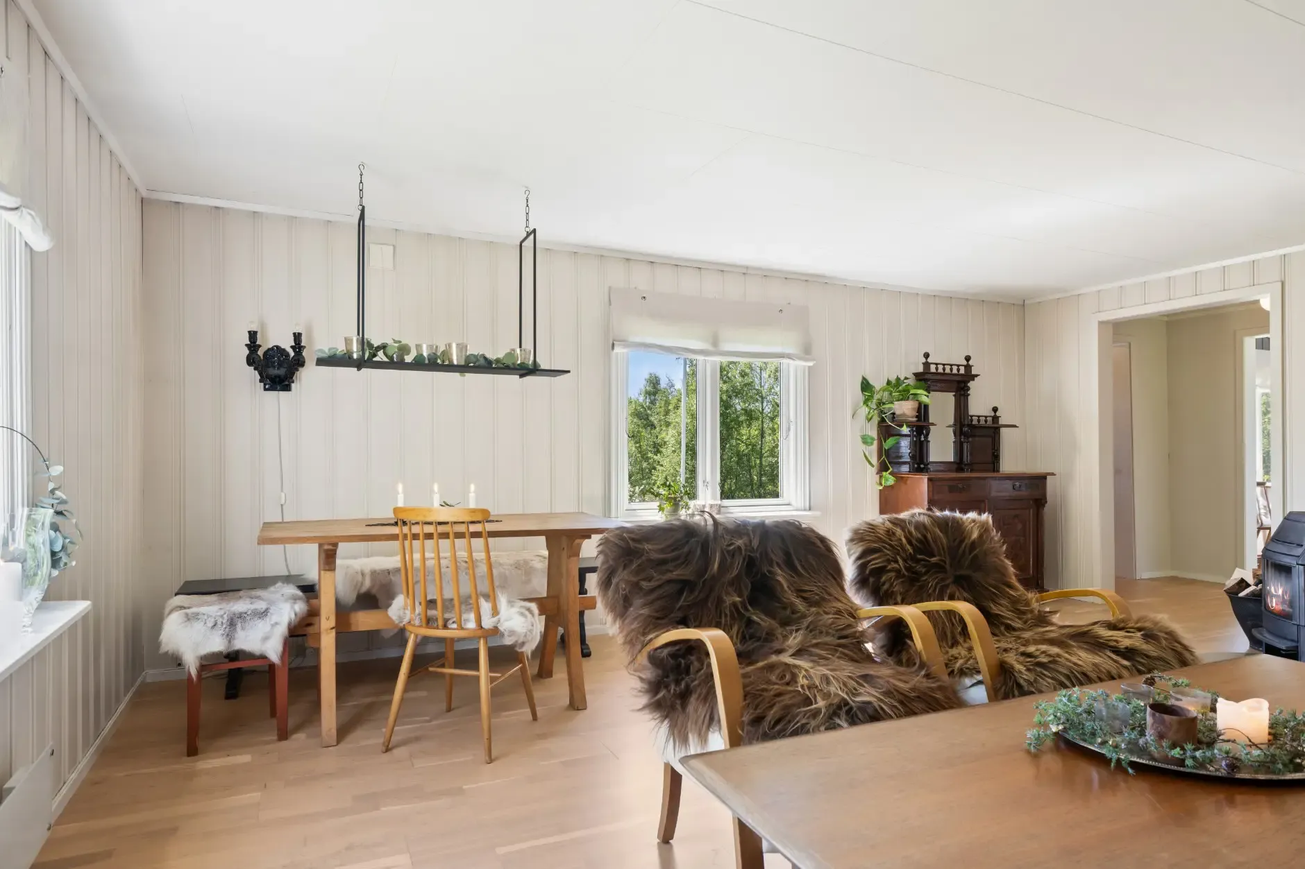1990s Country House with Expansive Gardens in Hamar, Norway - View image 9 of 30