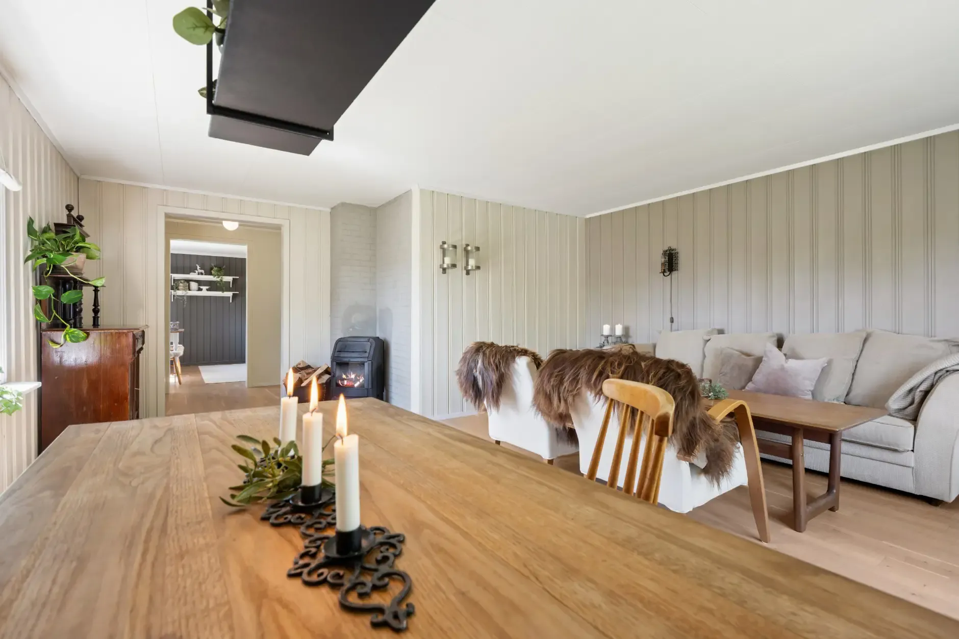 1990s Country House with Expansive Gardens in Hamar, Norway - View image 11 of 30