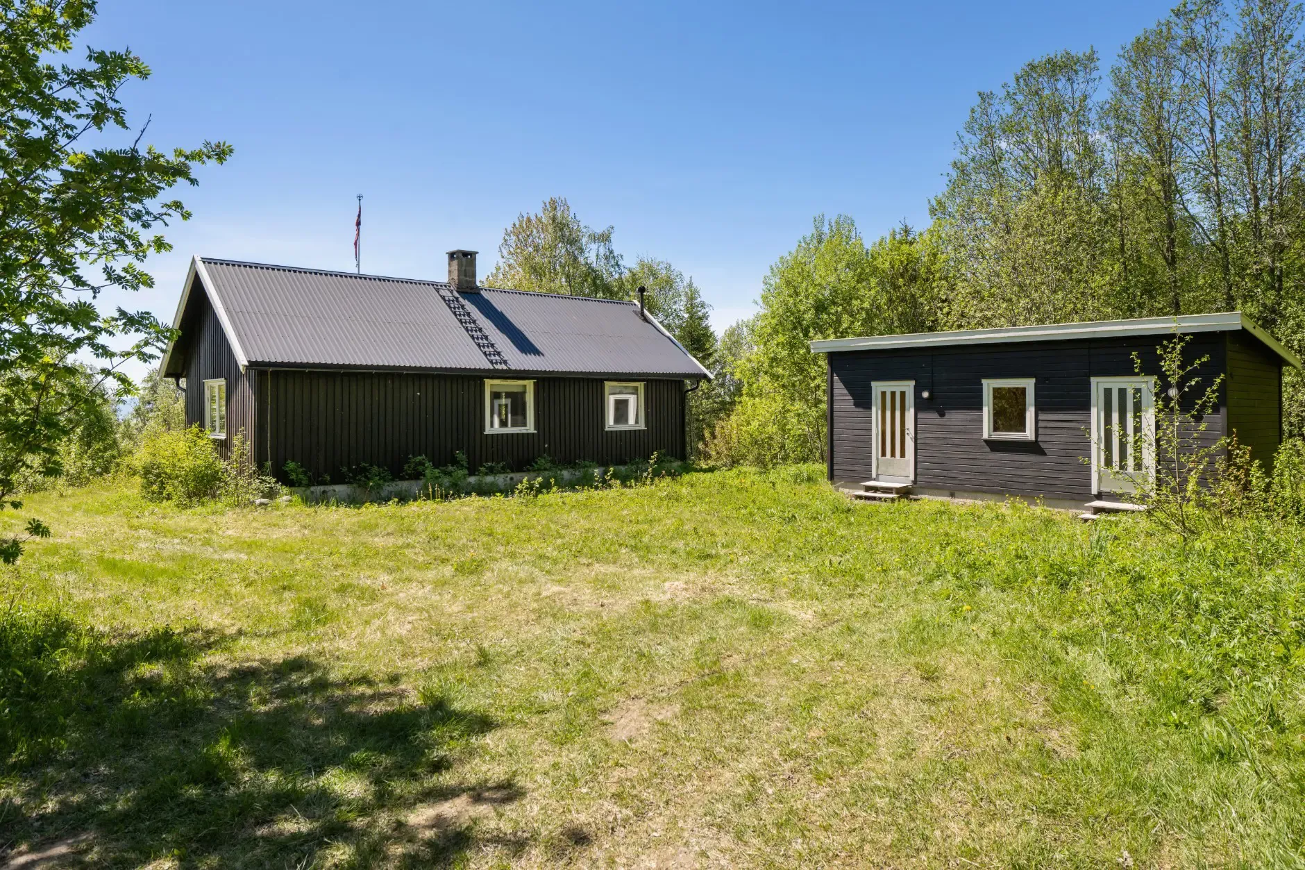 1990s Country House with Expansive Gardens in Hamar, Norway - View image 27 of 30