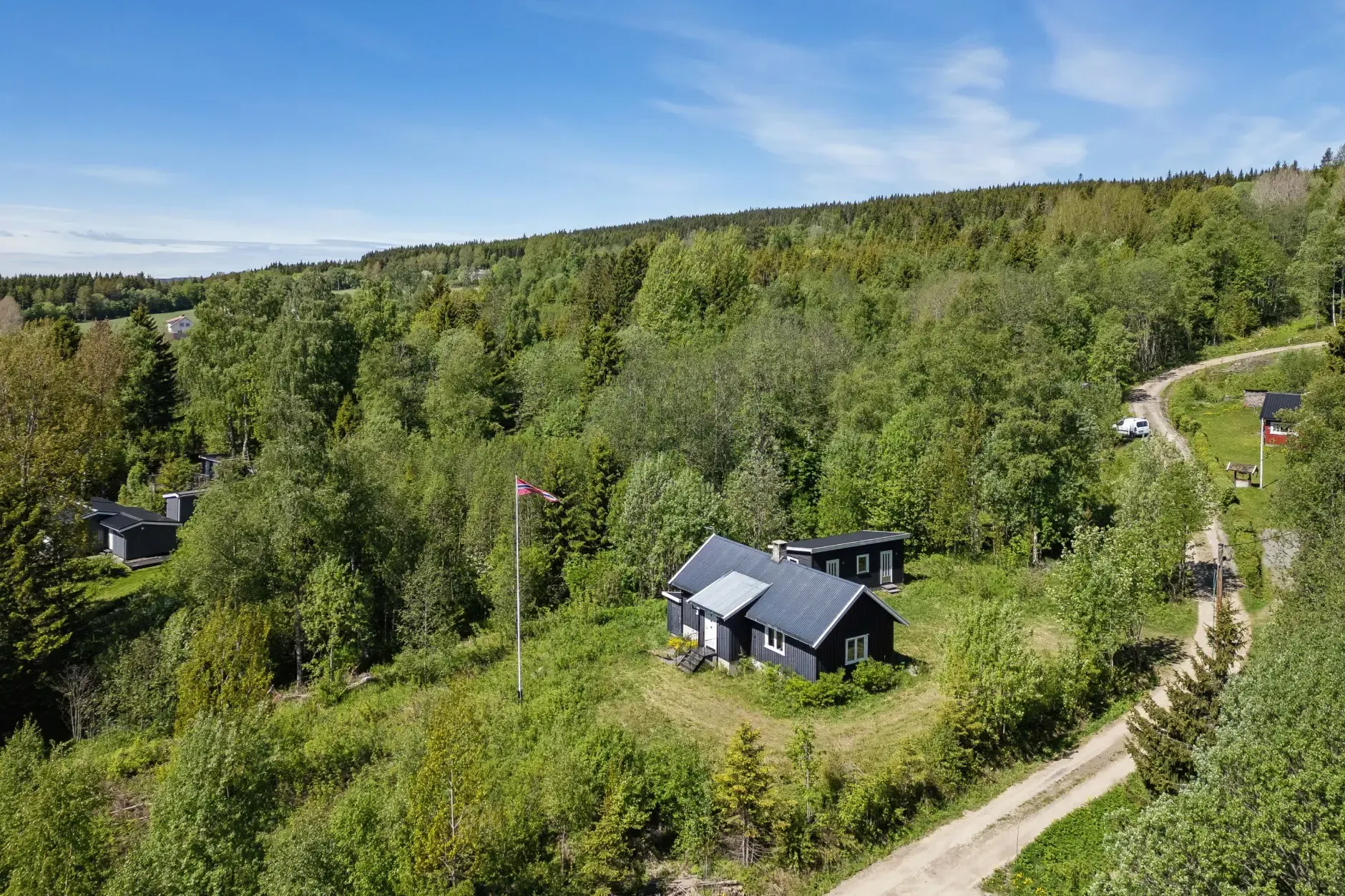 1990s Country House with Expansive Gardens in Hamar, Norway - View image 29 of 30
