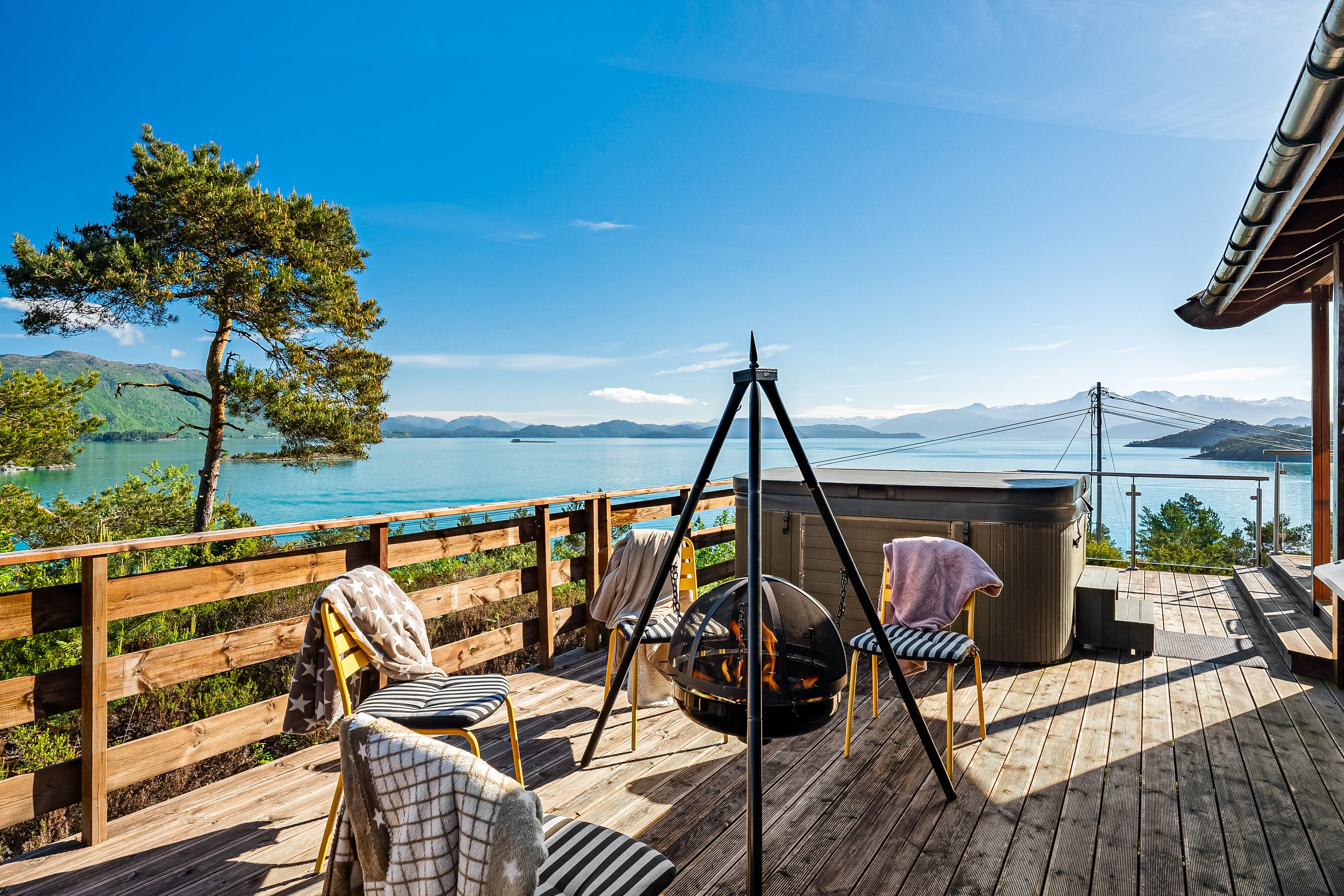 Norwegian Fjord Cabin with Boathouse and Expansive Terrace - View image 19 of 62