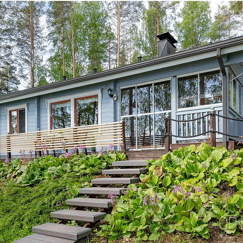 Modern Finnish Farmhouse with Expansive Garden in Suur-Onkamo