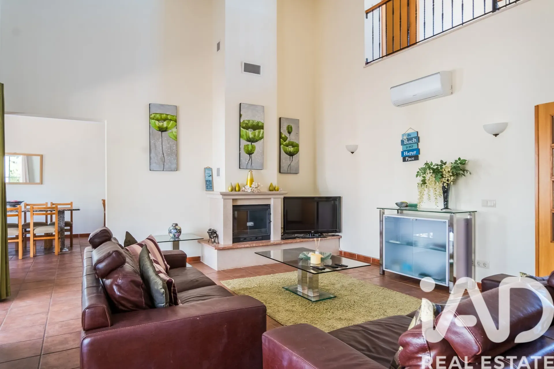 Contemporary 4-Bedroom Villa with Pool in Coastal Albufeira - View image 13 of 37