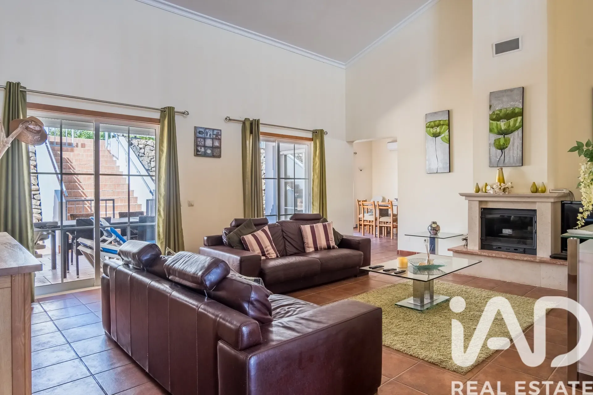 Contemporary 4-Bedroom Villa with Pool in Coastal Albufeira - View image 14 of 37