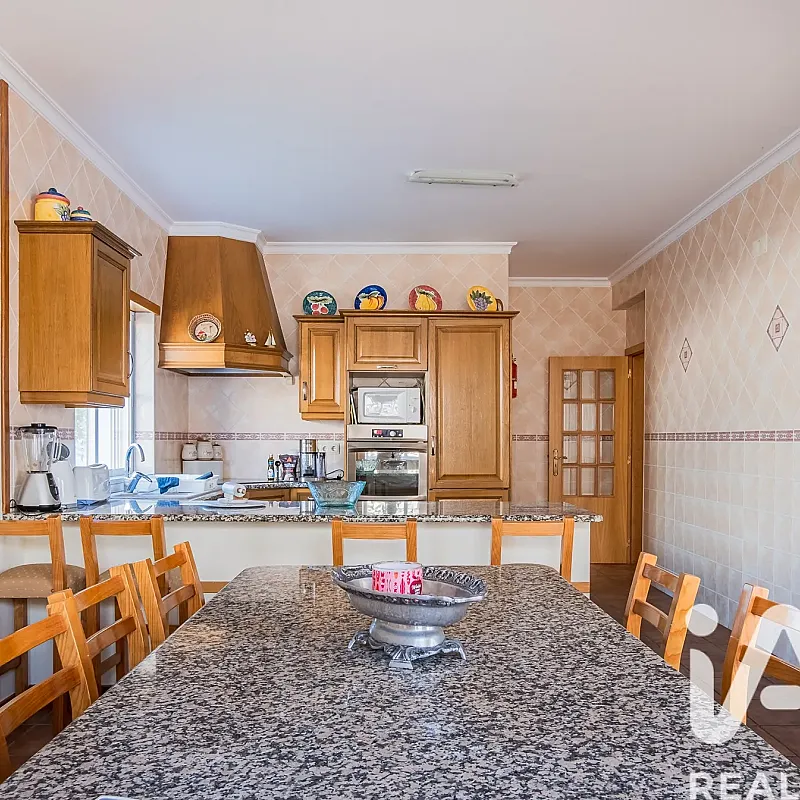 View image 18