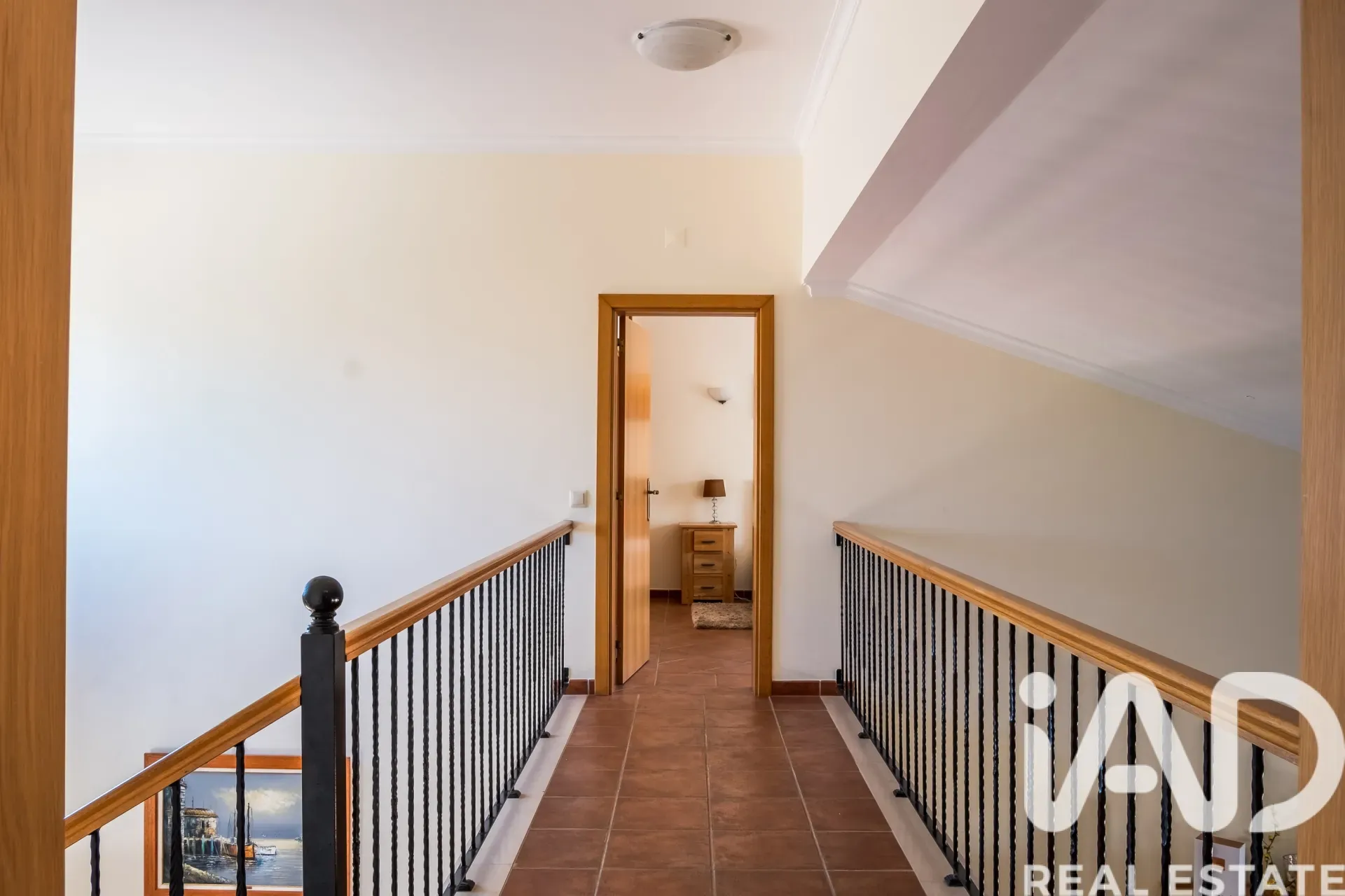 Contemporary 4-Bedroom Villa with Pool in Coastal Albufeira - View image 34 of 37