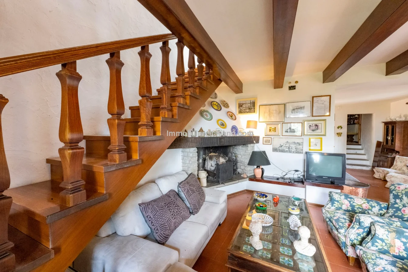 8-Bedroom Tuscan Farmhouse with Olive Grove in Sansepolcro, Arezzo - View image 33 of 62