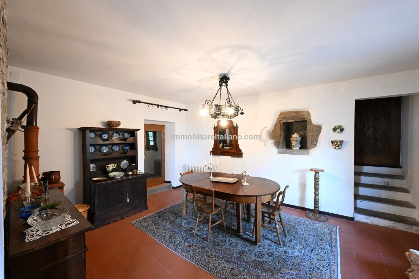 8-Bedroom Tuscan Farmhouse with Olive Grove in Sansepolcro, Arezzo - View image 38 of 62