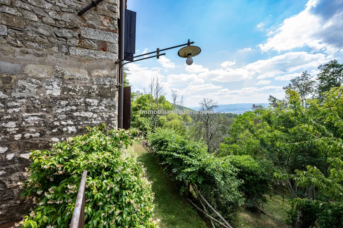 8-Bedroom Tuscan Farmhouse with Olive Grove in Sansepolcro, Arezzo - View image 41 of 62