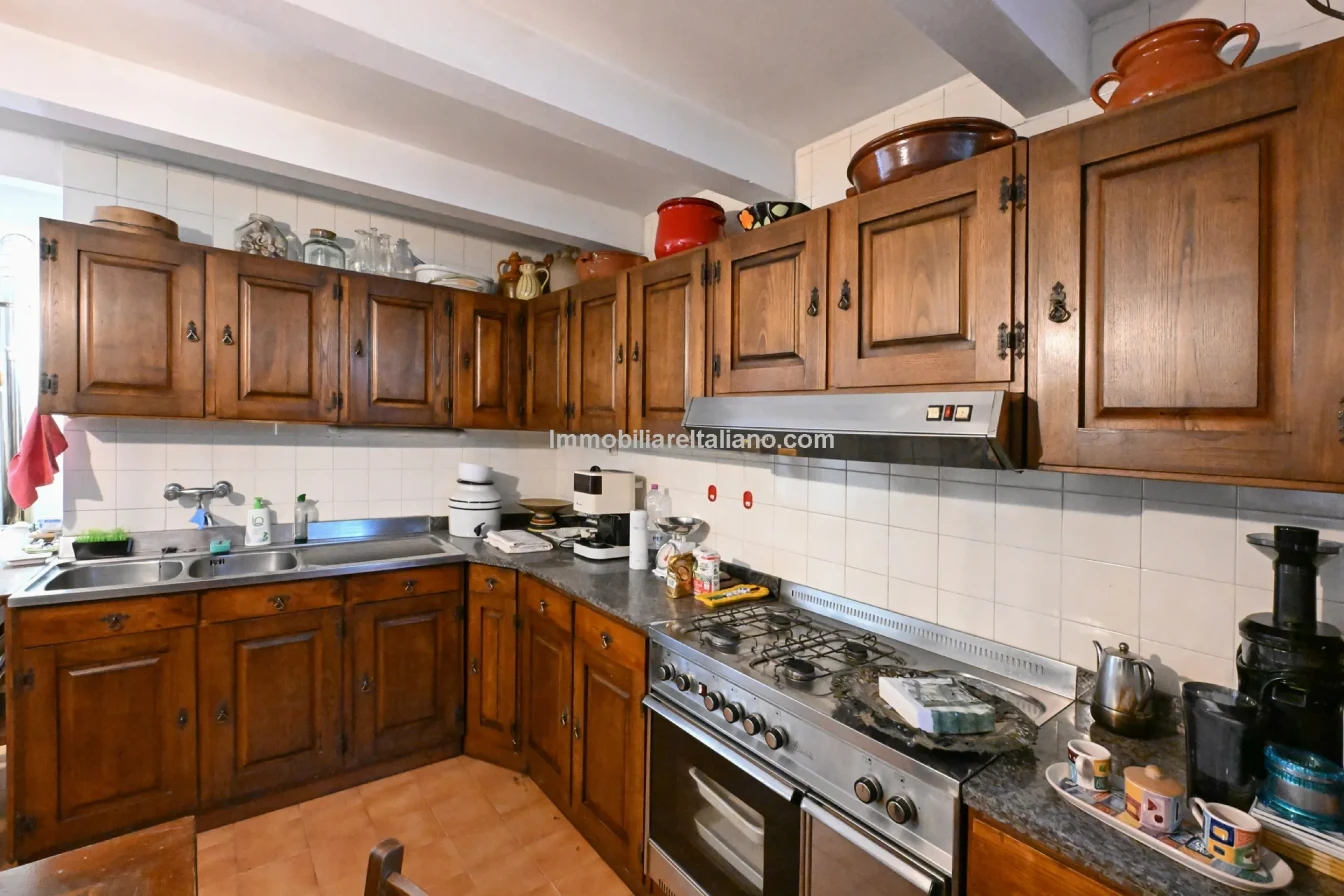 8-Bedroom Tuscan Farmhouse with Olive Grove in Sansepolcro, Arezzo - View image 42 of 62