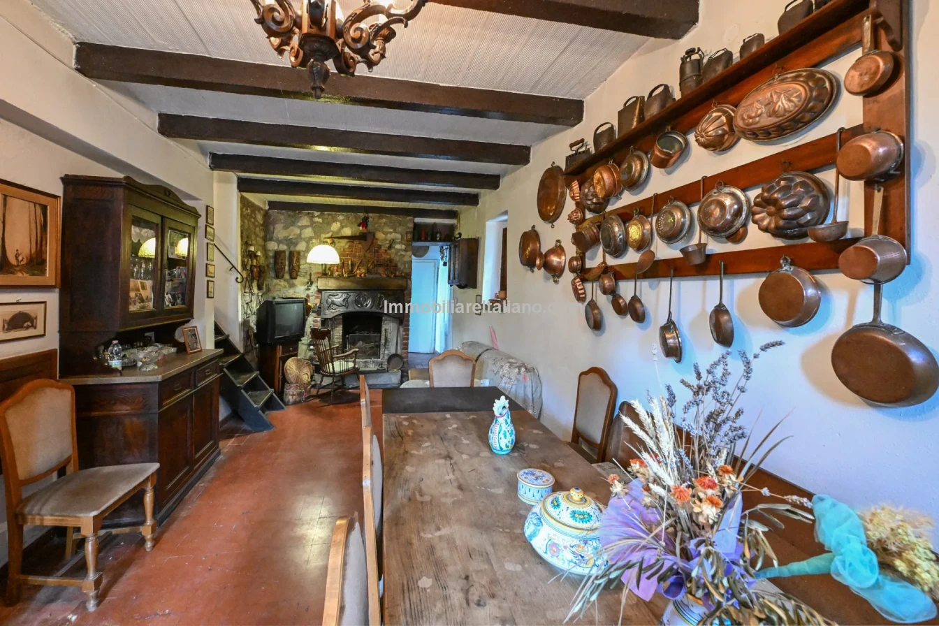 8-Bedroom Tuscan Farmhouse with Olive Grove in Sansepolcro, Arezzo - View image 46 of 62