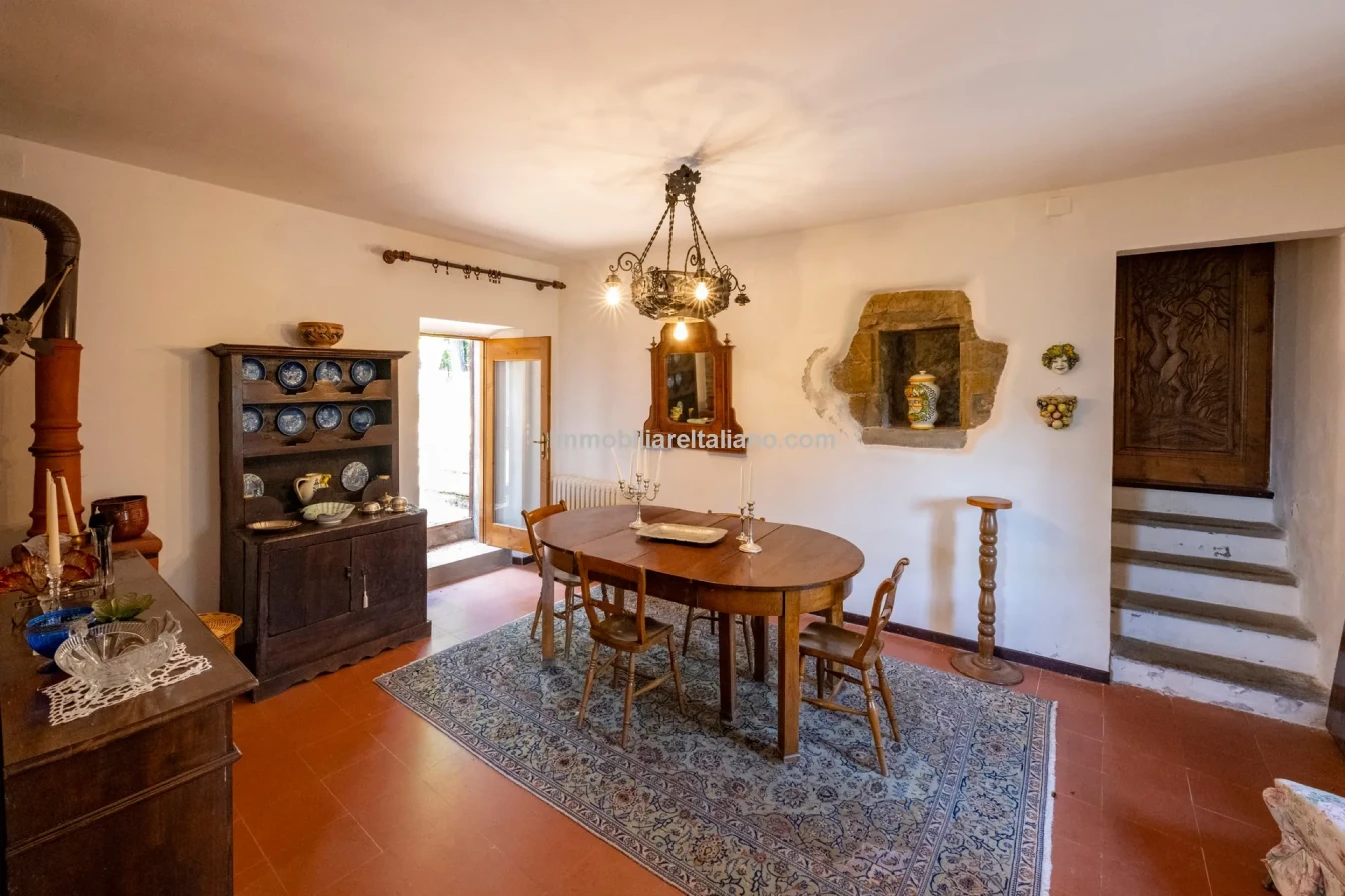 8-Bedroom Tuscan Farmhouse with Olive Grove in Sansepolcro, Arezzo - View image 49 of 62