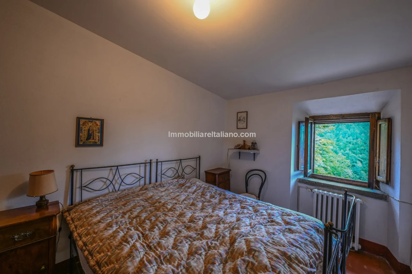 8-Bedroom Tuscan Farmhouse with Olive Grove in Sansepolcro, Arezzo - View image 51 of 62