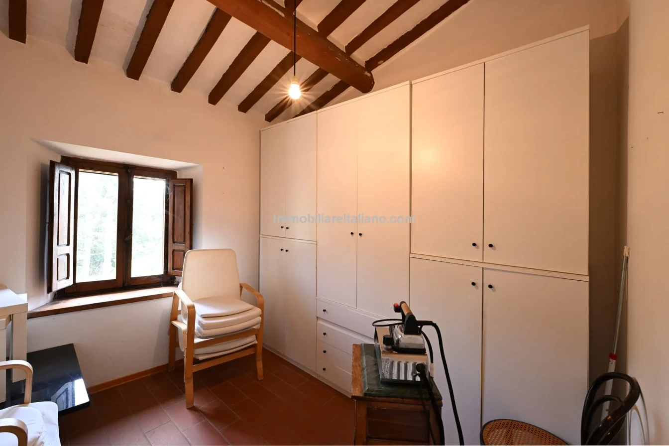 8-Bedroom Tuscan Farmhouse with Olive Grove in Sansepolcro, Arezzo - View image 54 of 62
