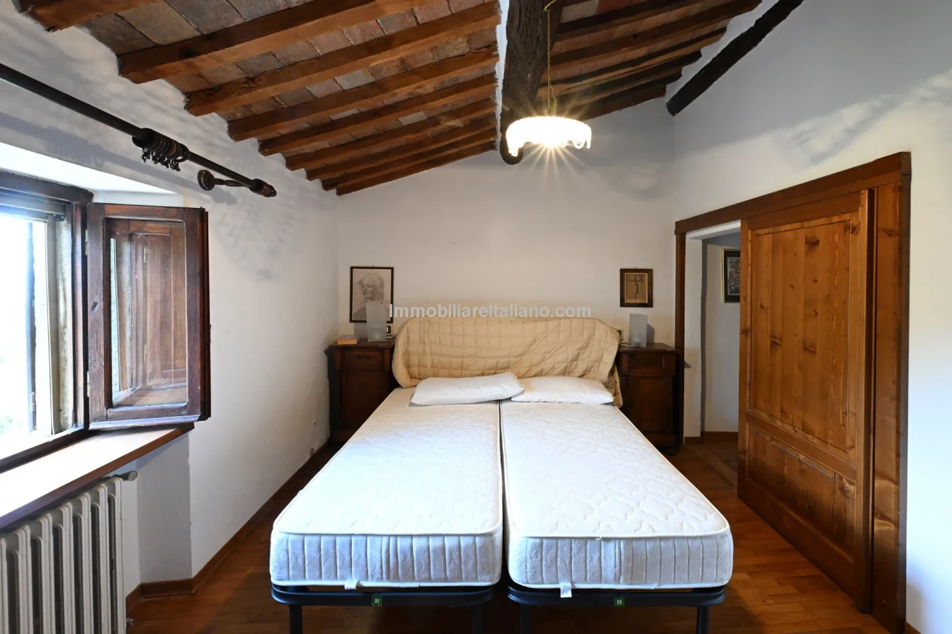 8-Bedroom Tuscan Farmhouse with Olive Grove in Sansepolcro, Arezzo - View image 57 of 62