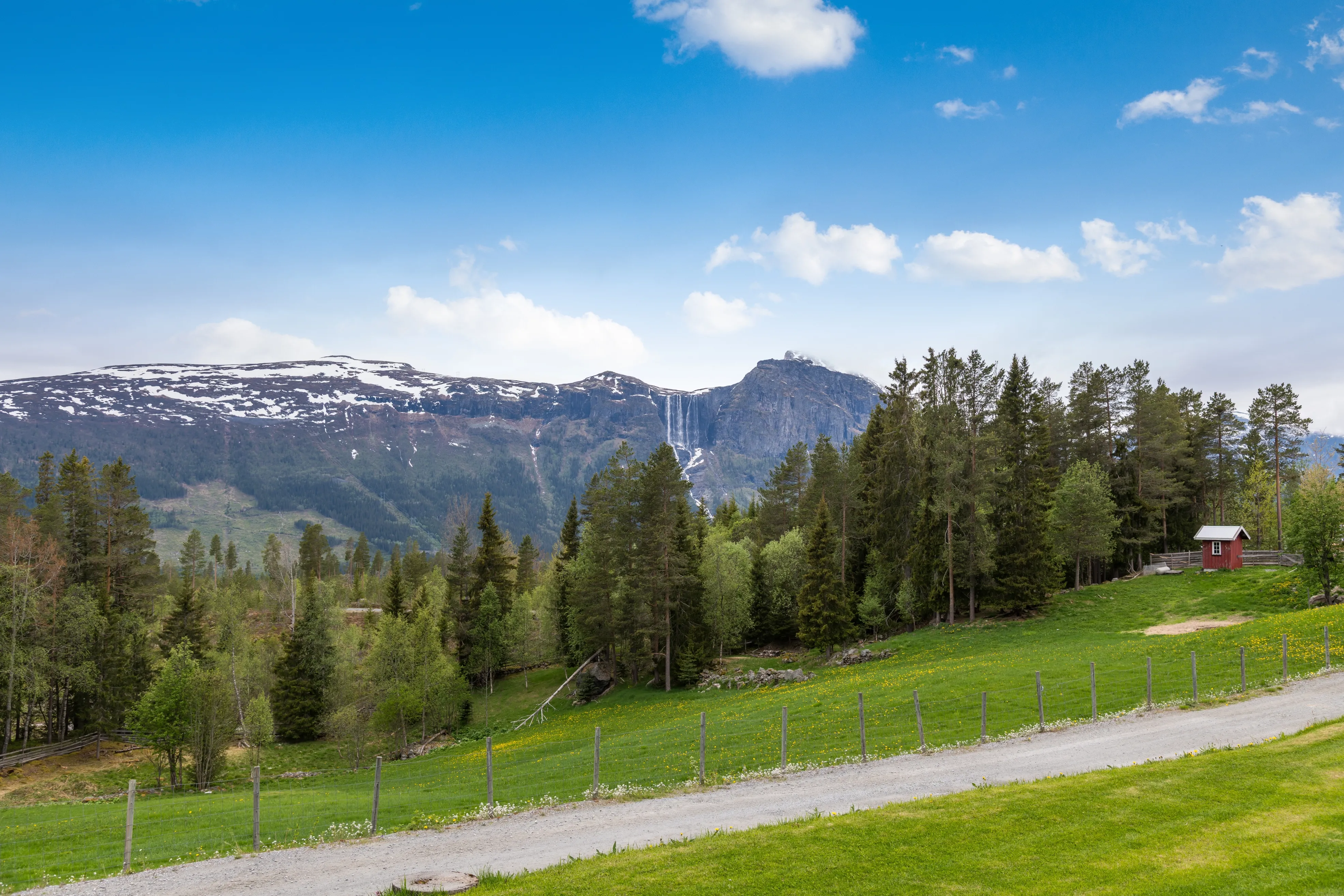 Contemporary 3-Bedroom House with Mountain Views in Hemsedal, Norway - Image 5