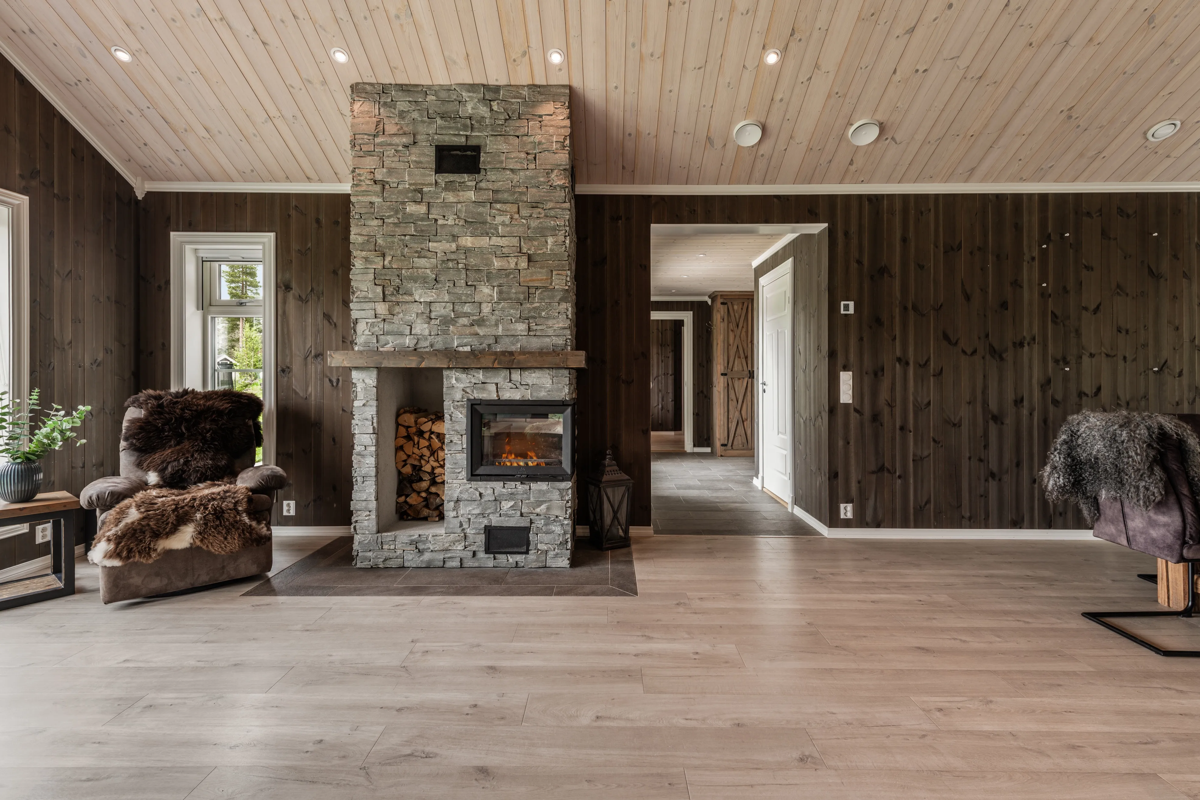 Contemporary 3-Bedroom House with Mountain Views in Hemsedal, Norway - View image 9 of 45