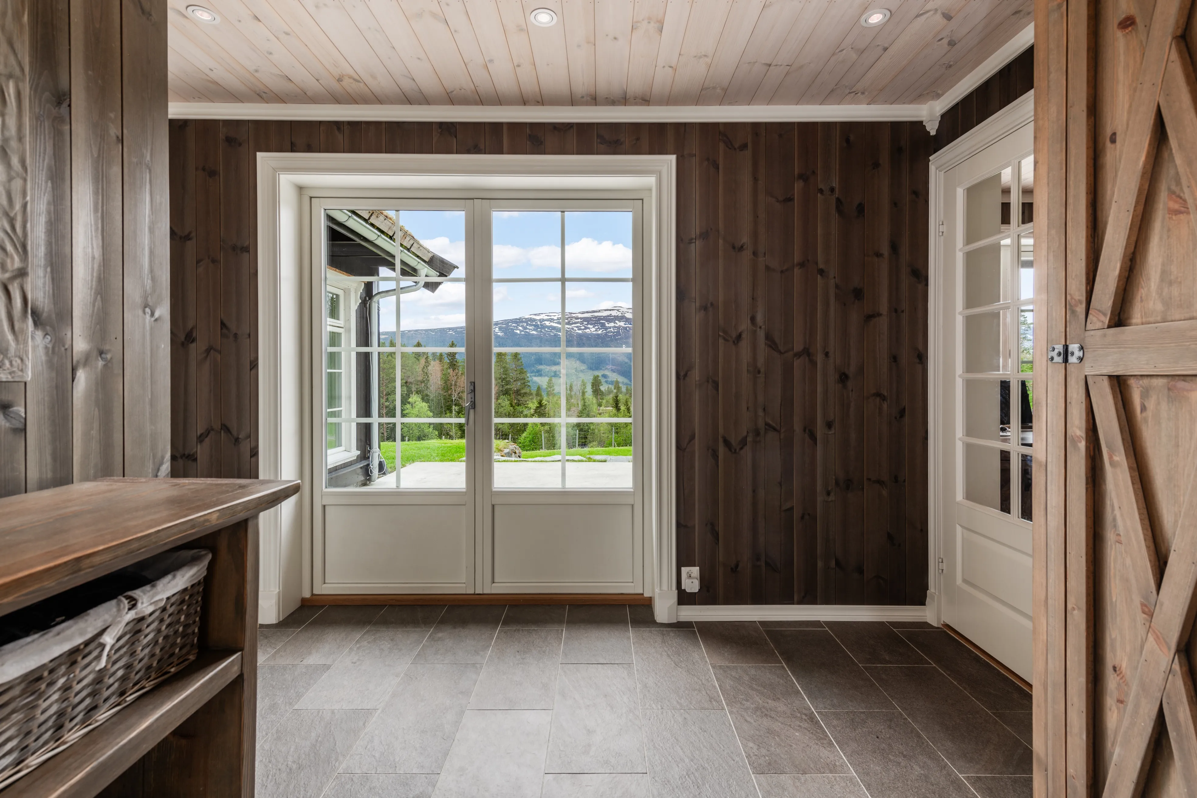 Contemporary 3-Bedroom House with Mountain Views in Hemsedal, Norway - View image 20 of 45