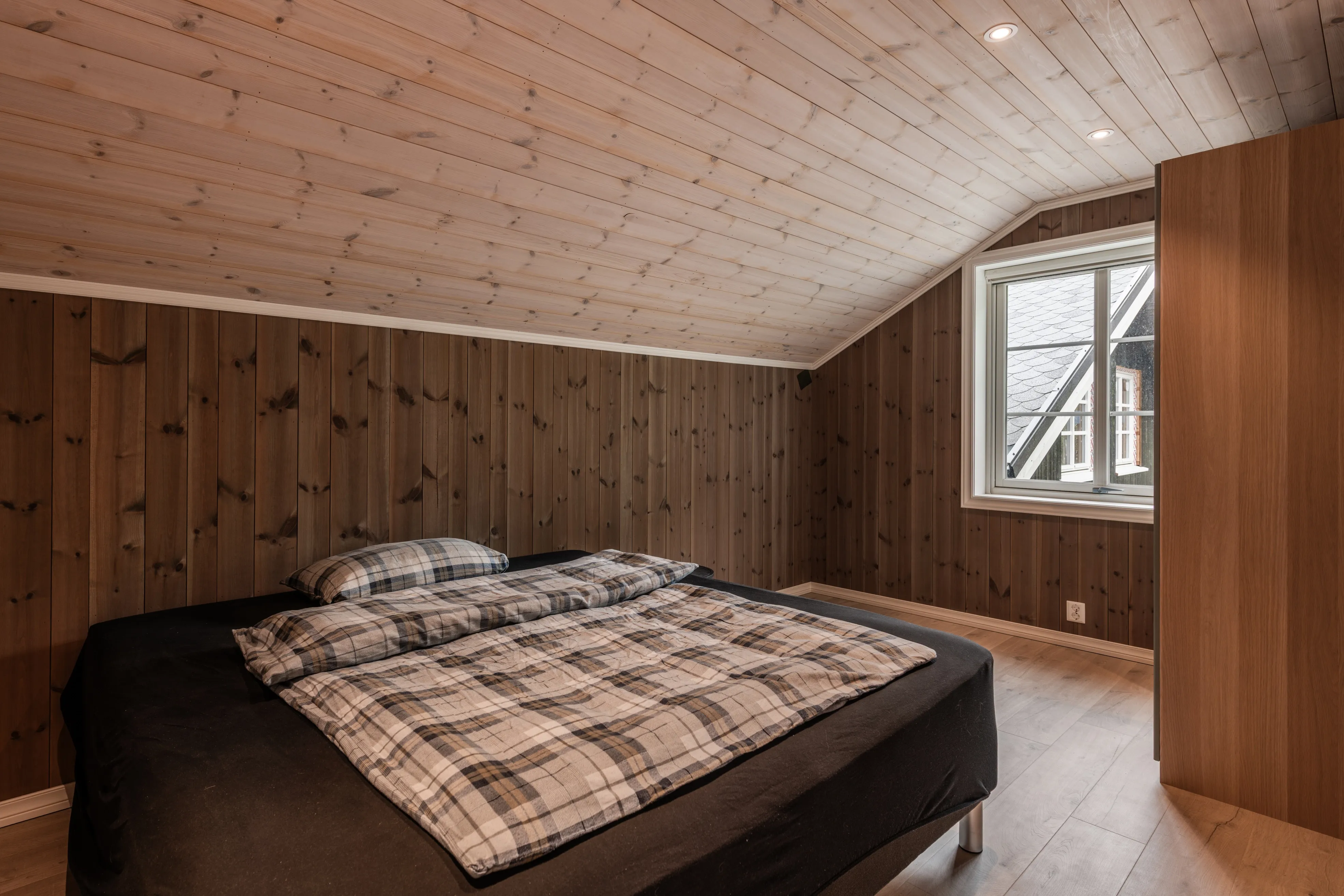 Contemporary 3-Bedroom House with Mountain Views in Hemsedal, Norway - View image 32 of 45