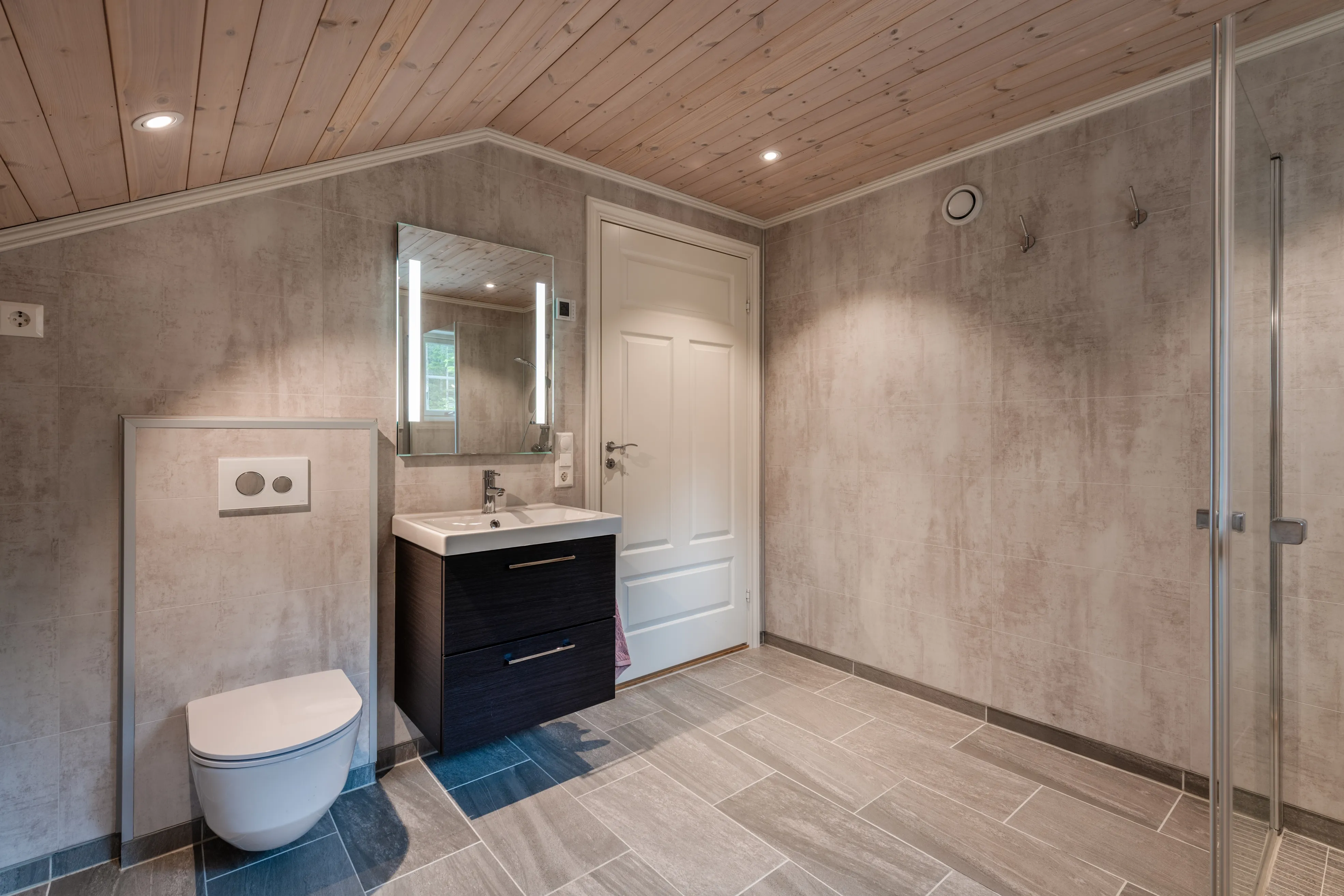 Contemporary 3-Bedroom House with Mountain Views in Hemsedal, Norway - View image 33 of 45