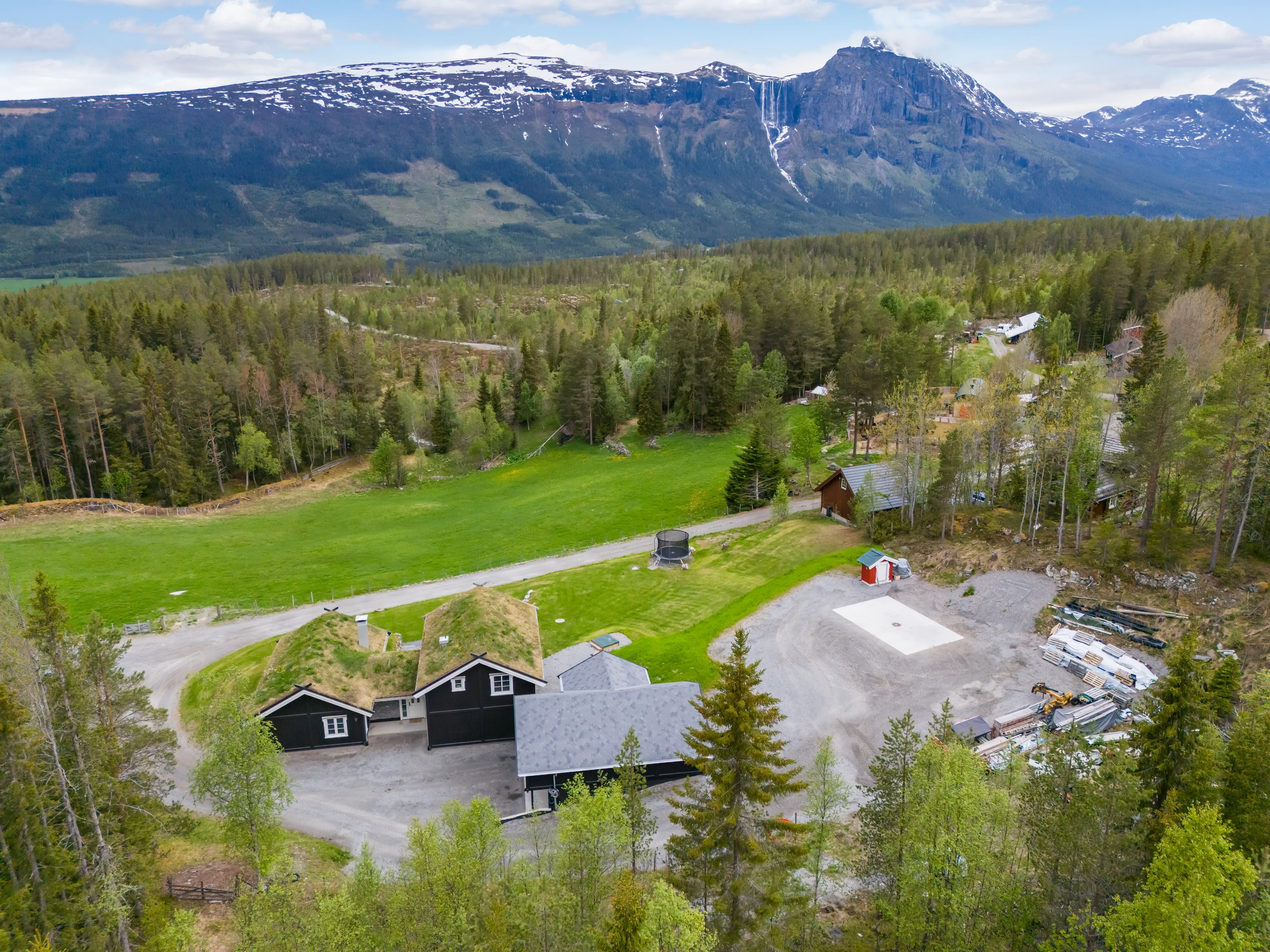 Contemporary 3-Bedroom House with Mountain Views in Hemsedal, Norway - View image 39 of 45