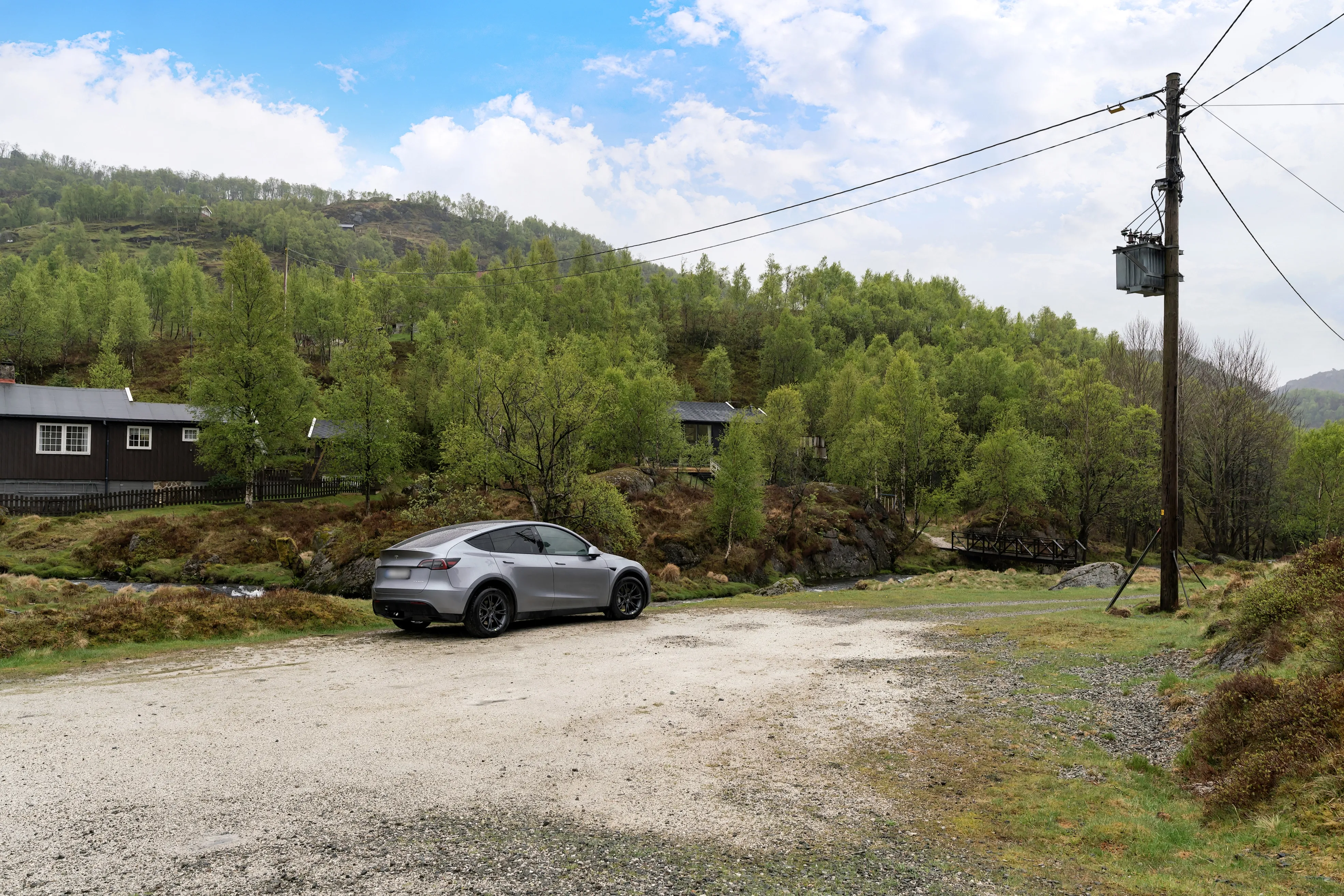 1970s Norwegian Cabin with Expansive Terrace and Garden in Bjerkreim - Image 3
