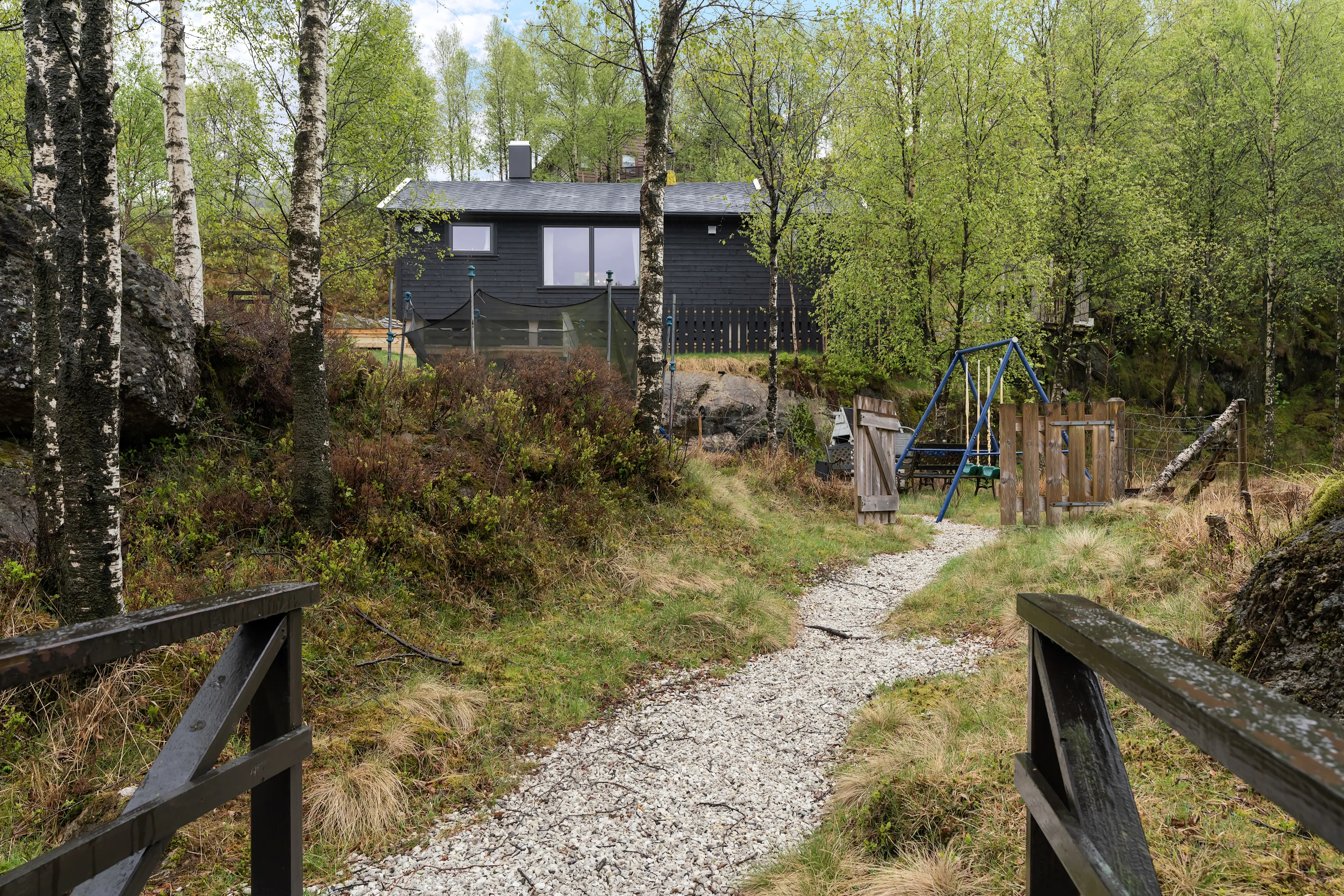1970s Norwegian Cabin with Expansive Terrace and Garden in Bjerkreim - Image 4