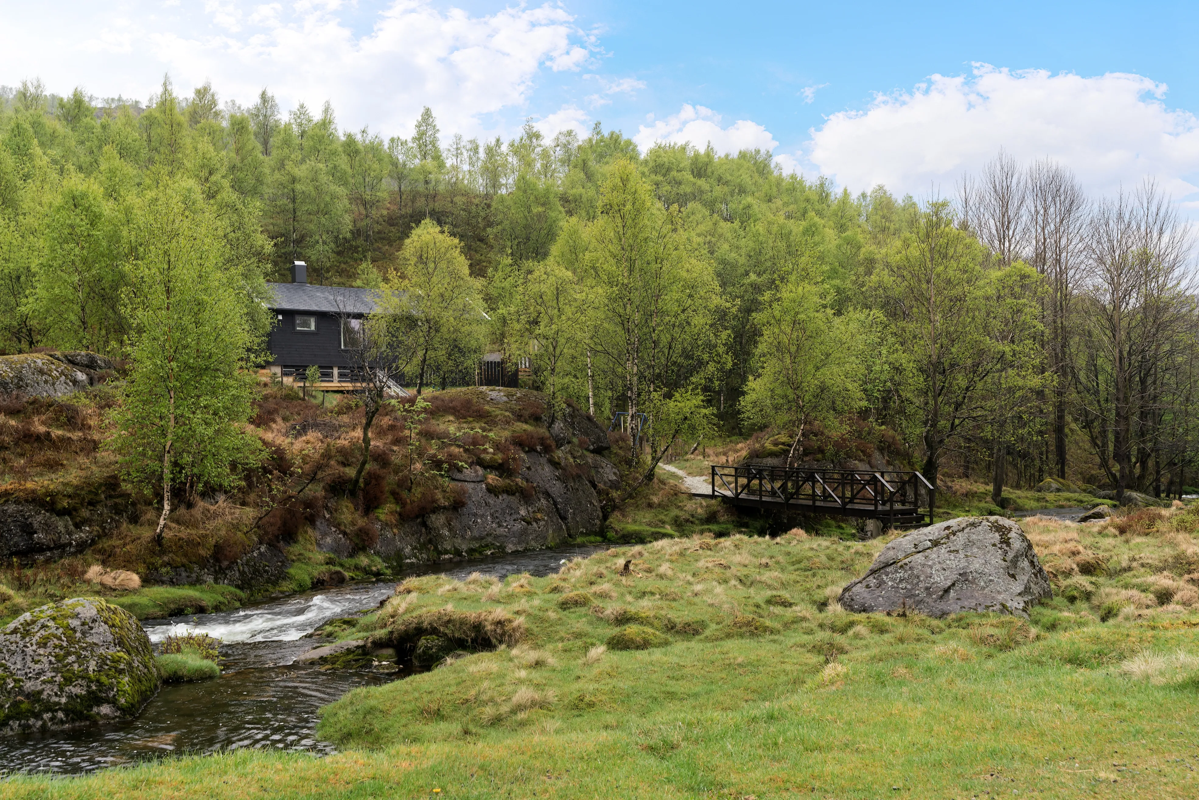 1970s Norwegian Cabin with Expansive Terrace and Garden in Bjerkreim - Image 5