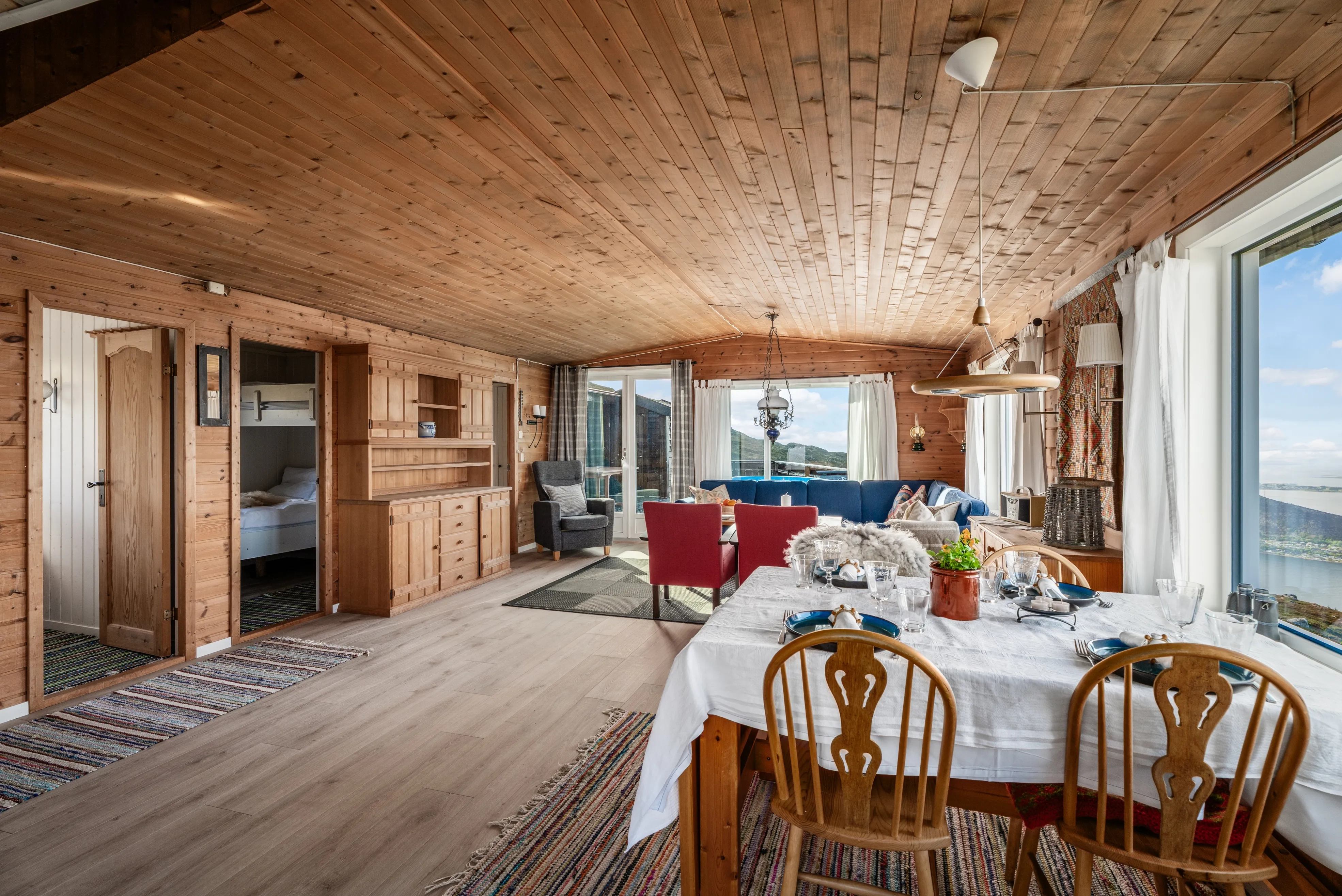 Rustic 1970s Cabin with Pool and Terrace in Scenic Norwegian Highlands - View image 12 of 25
