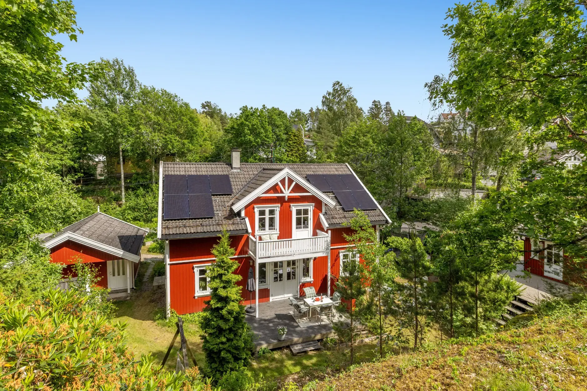 Modern 3-Bedroom House with Private Garden in Nesodden - Image 3
