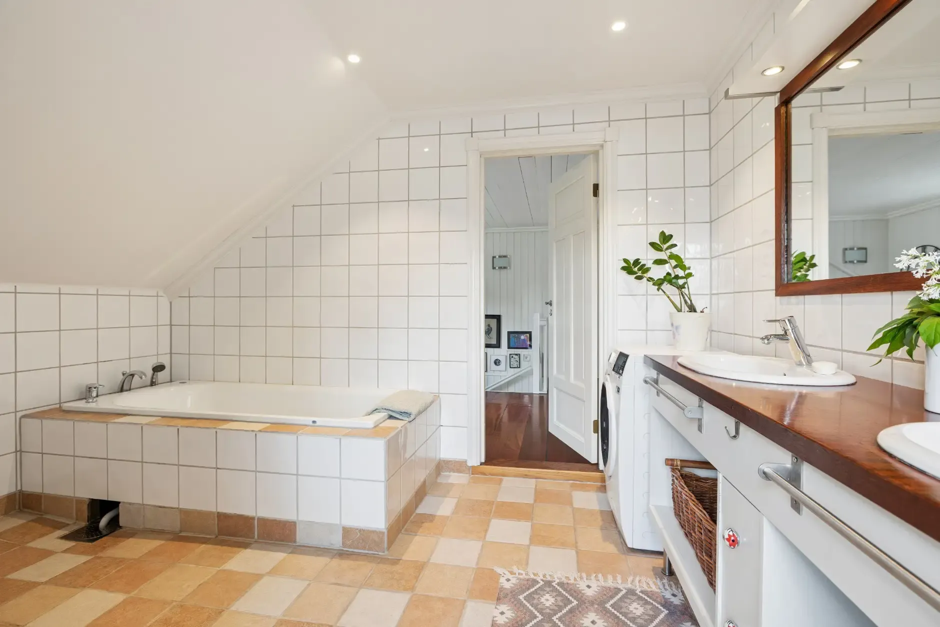 Modern 3-Bedroom House with Private Garden in Nesodden - View image 22 of 34