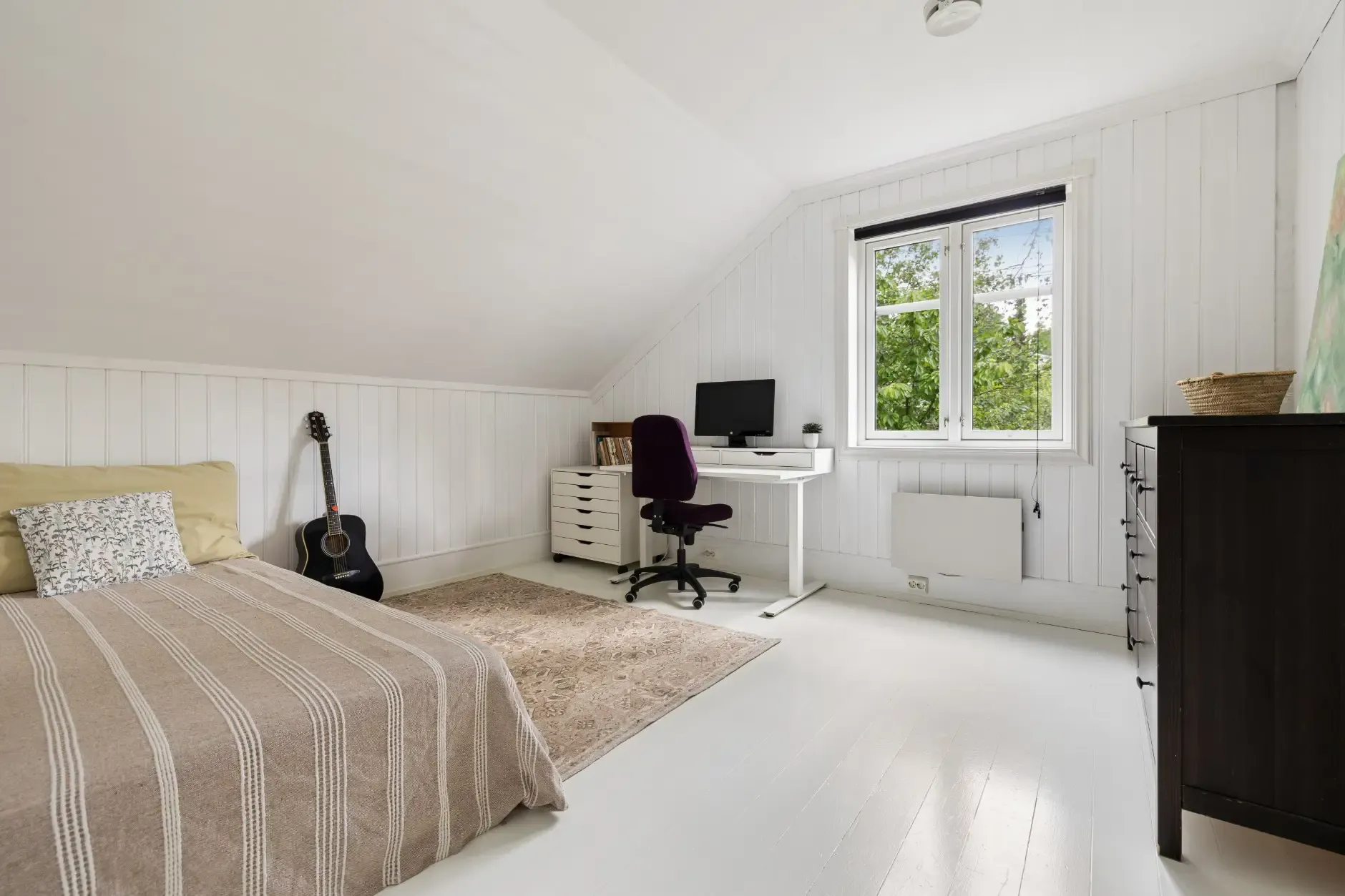 Modern 3-Bedroom House with Private Garden in Nesodden - View image 24 of 34