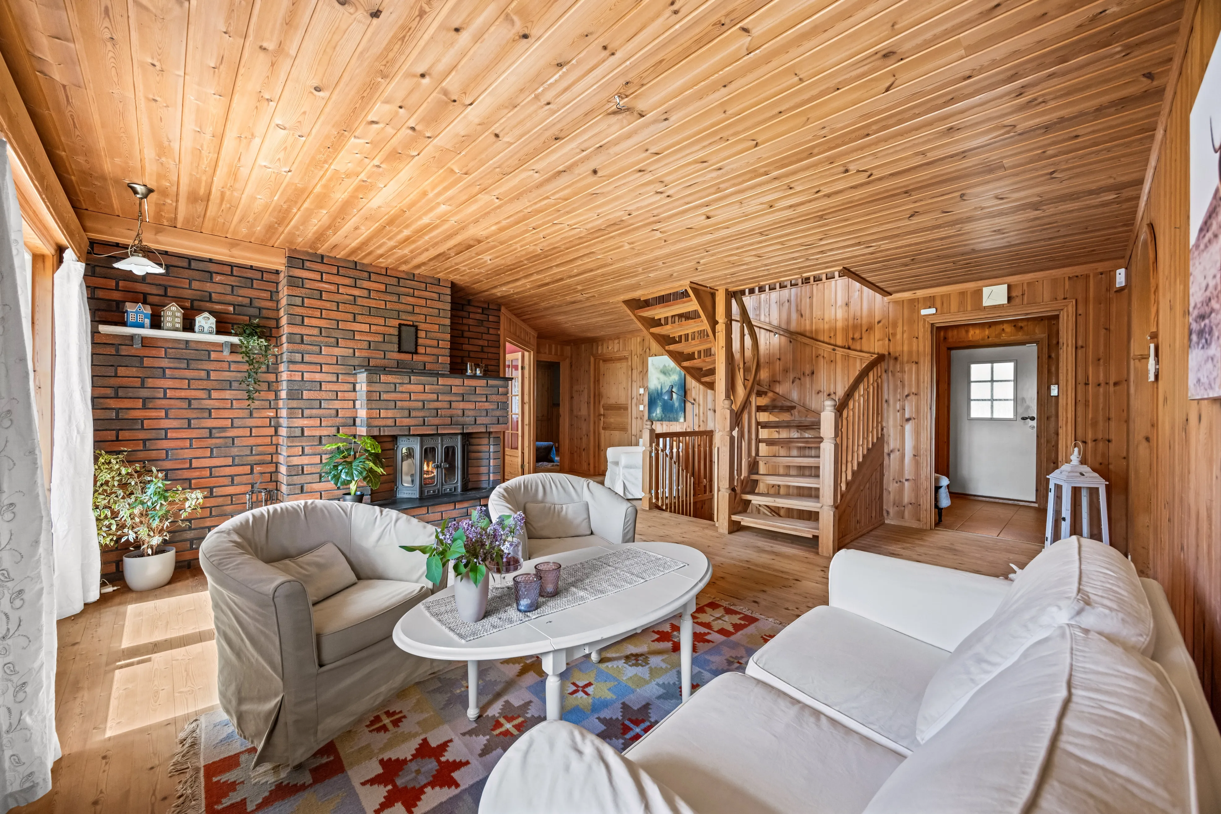 Family Home with Expansive Grounds in Peaceful Norwegian Countryside - View image 8 of 53
