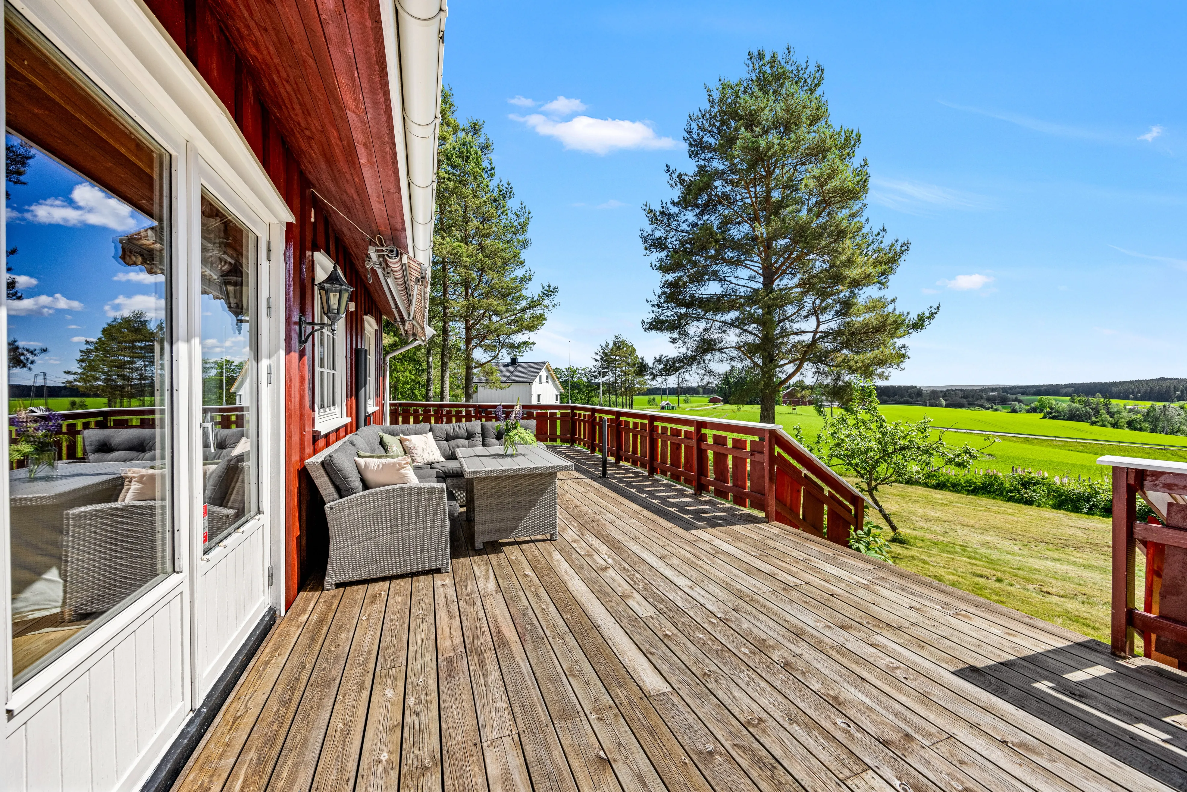 Family Home with Expansive Grounds in Peaceful Norwegian Countryside - View image 11 of 53