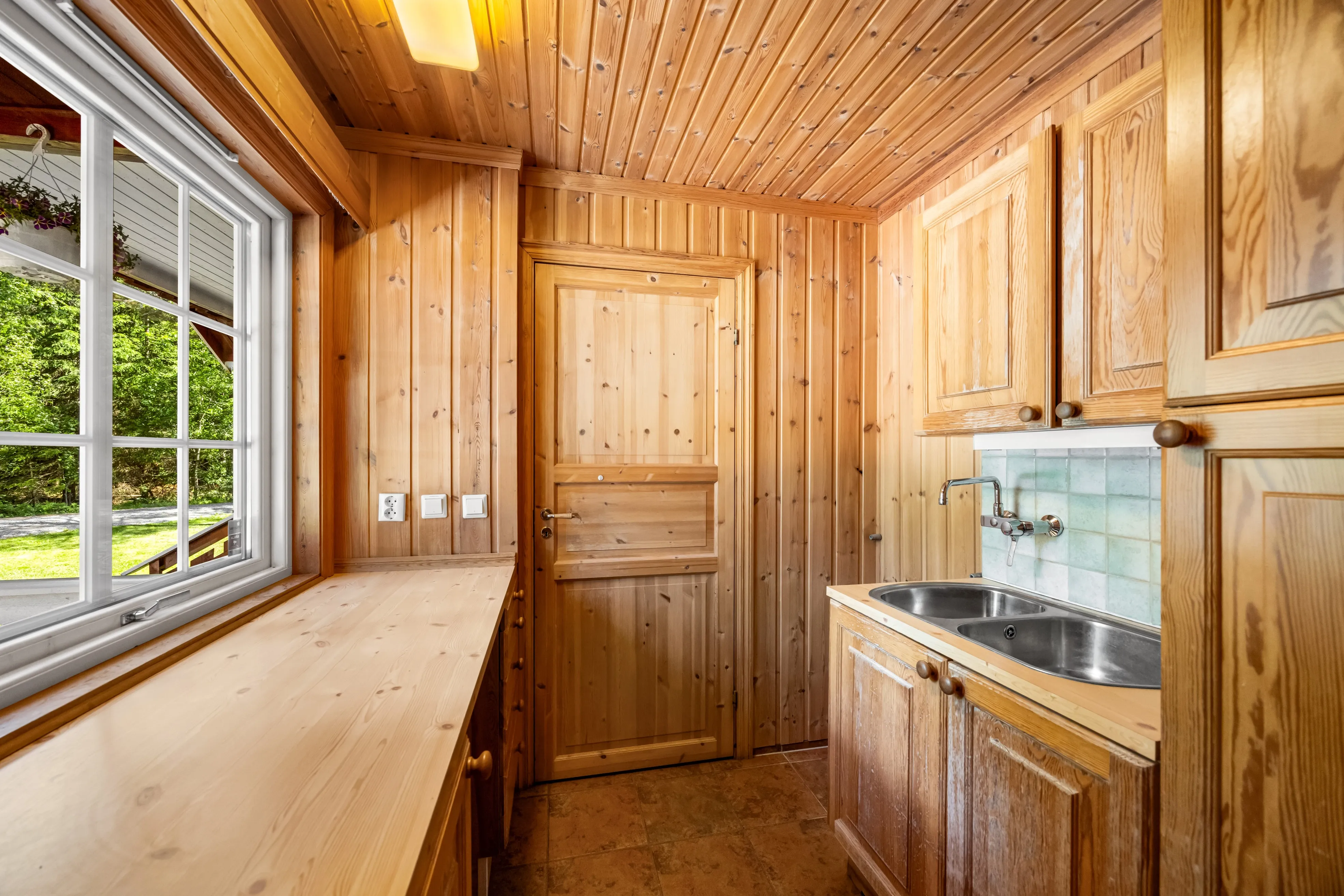Family Home with Expansive Grounds in Peaceful Norwegian Countryside - View image 27 of 53