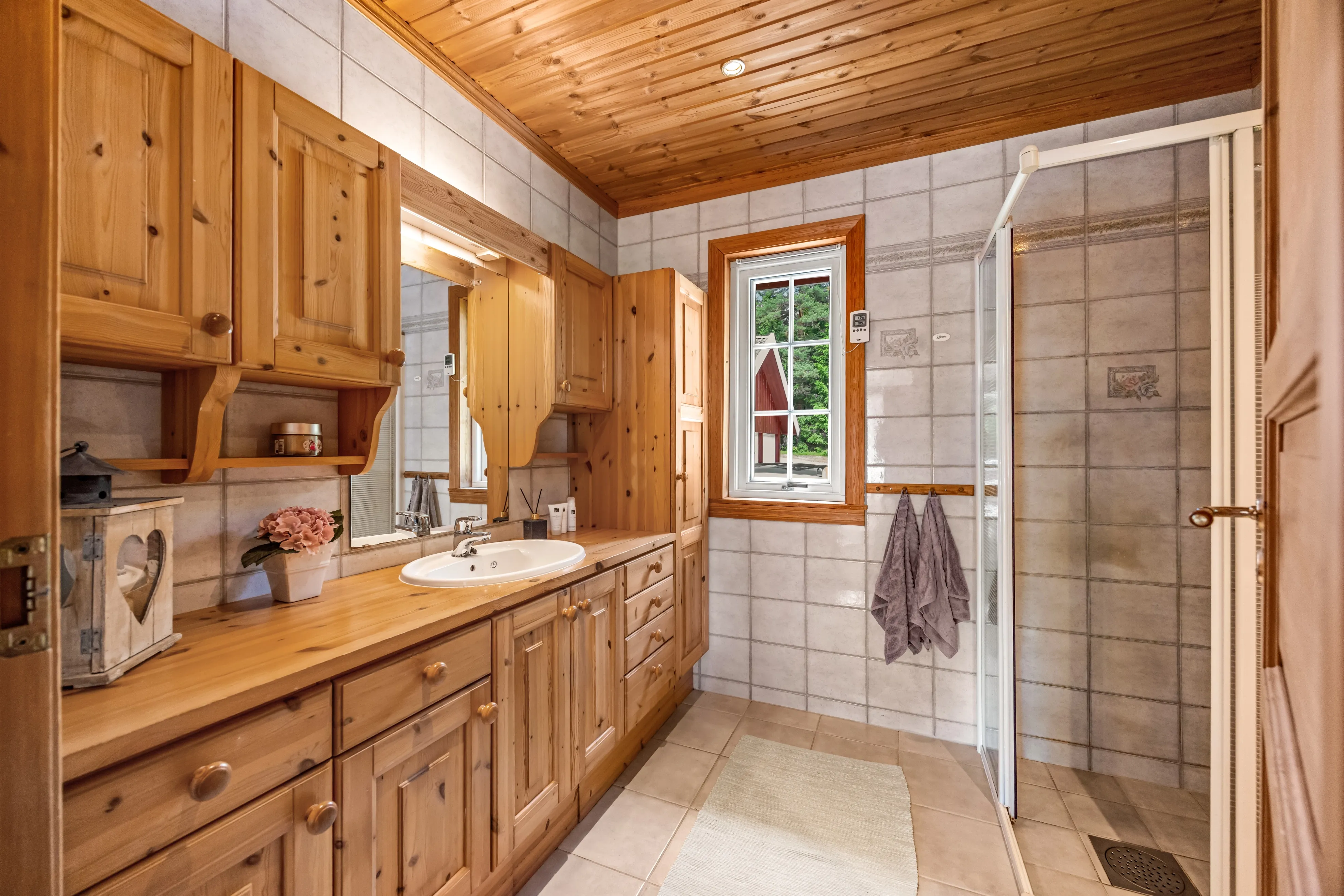 Family Home with Expansive Grounds in Peaceful Norwegian Countryside - View image 28 of 53