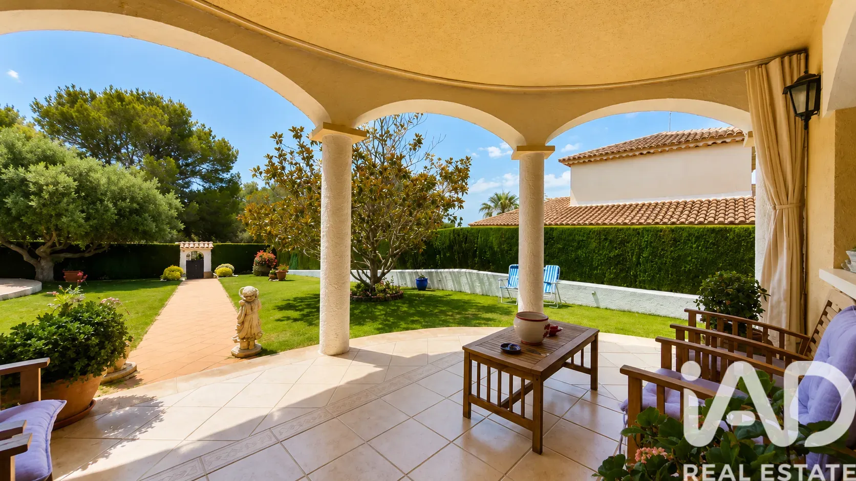 Rummeligt hus fra 1990’erne med havudsigt og pool i El Vendrell - Image 2
