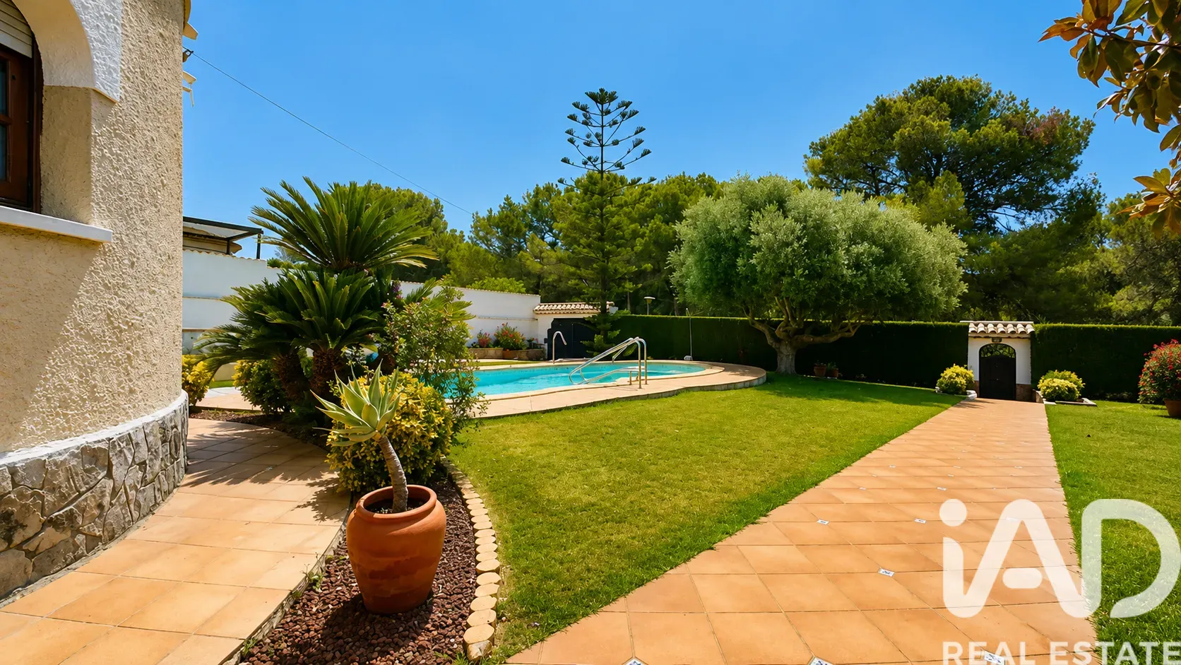 Rummeligt hus fra 1990’erne med havudsigt og pool i El Vendrell - Vis billede 8 af 37